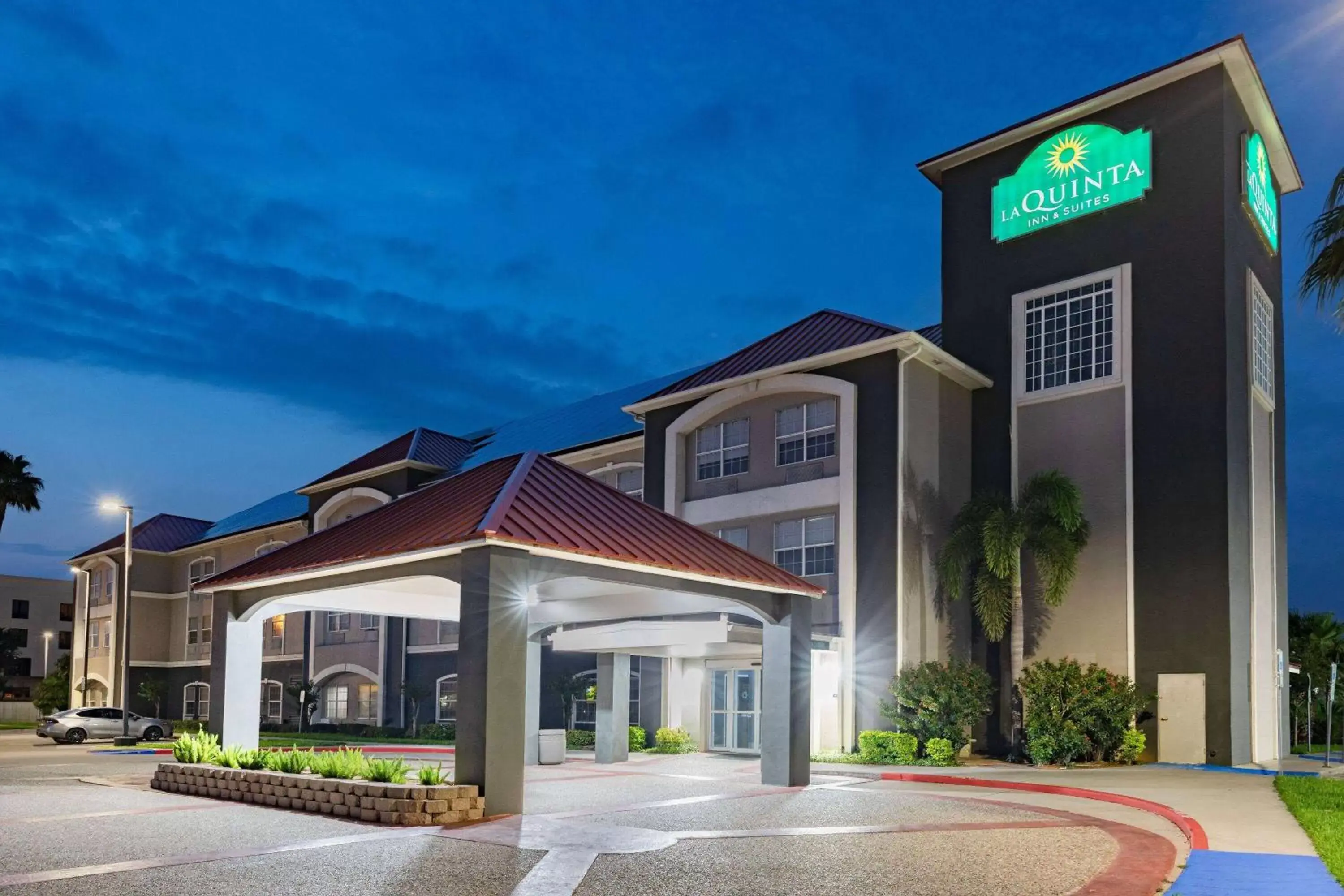 Property Building in La Quinta Inn & Suites by Wyndham Pharr RGV Medical Center