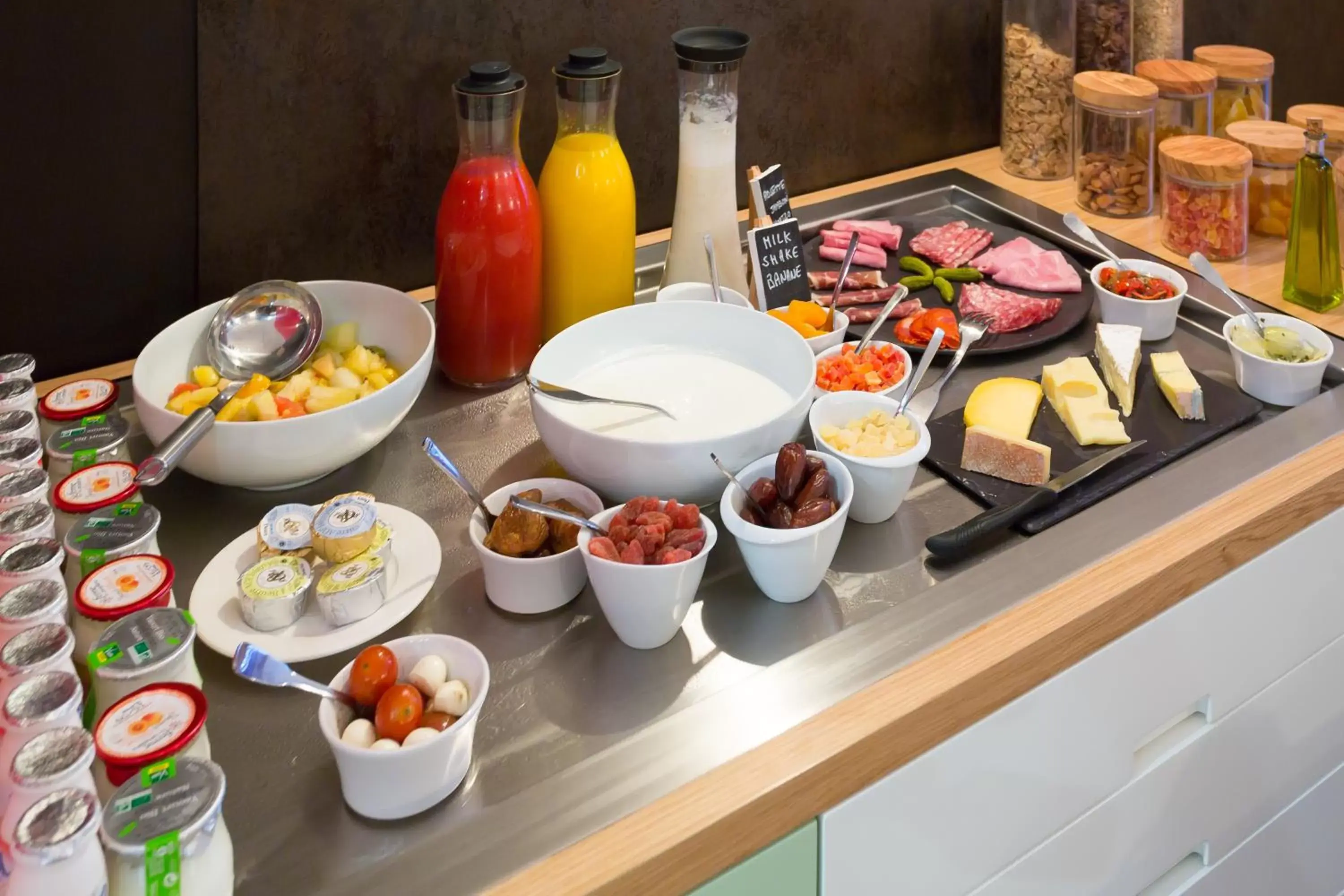 Buffet breakfast, Breakfast in Hotel Crayon Rouge By Elegancia