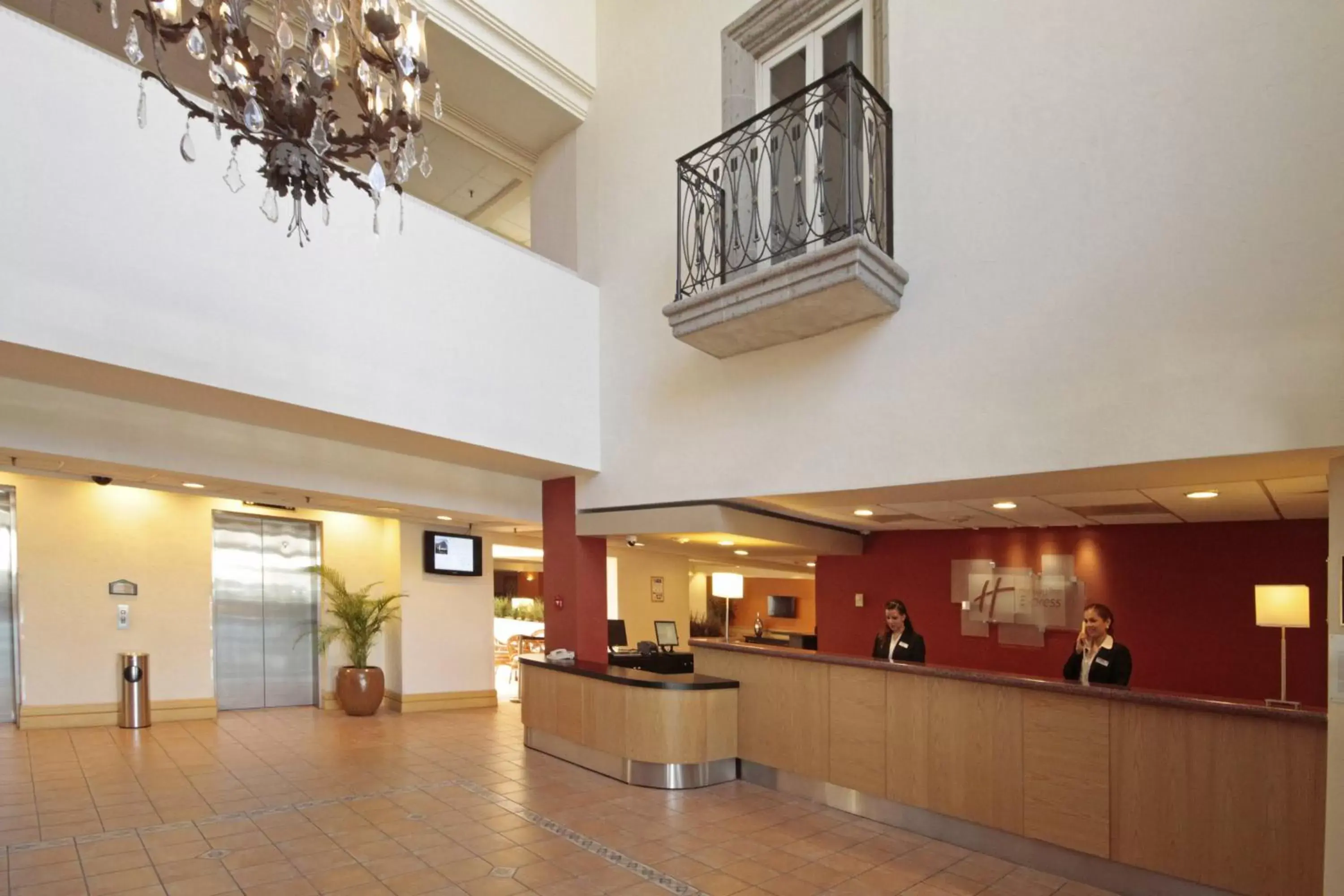 Lobby or reception, Lobby/Reception in Holiday Inn Express - Monterrey - Tecnologico, an IHG Hotel