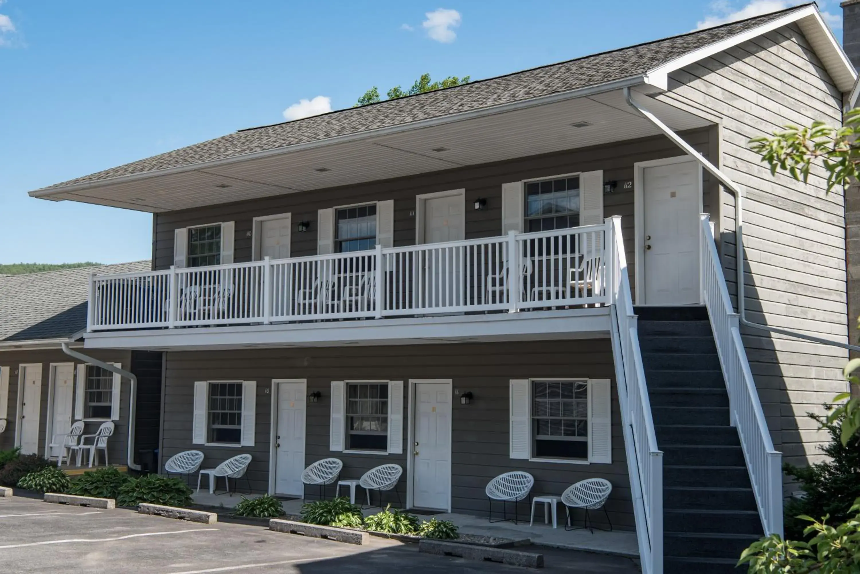 Patio, Property Building in Americas Best Value Inn & Suites Lake George