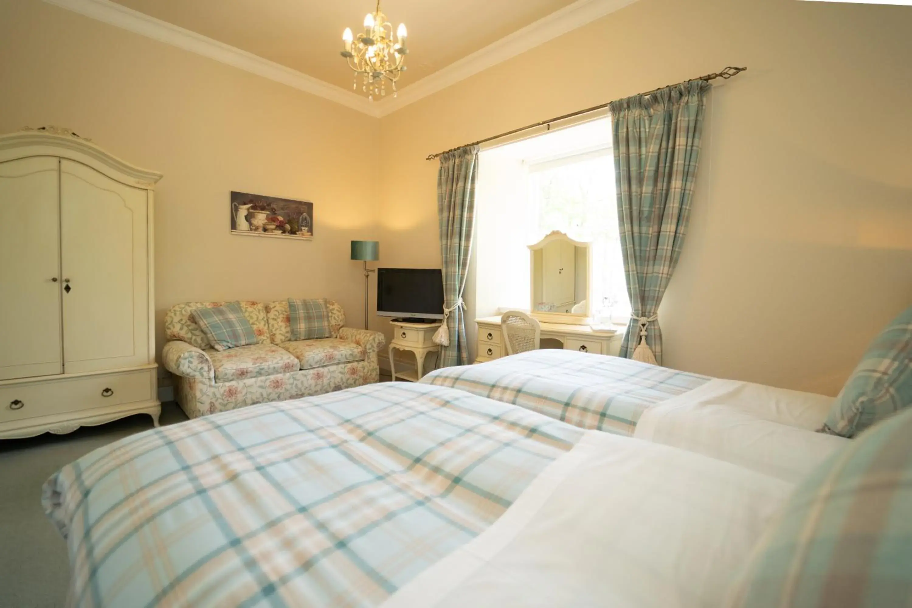 Bed, Room Photo in Bankton House Hotel