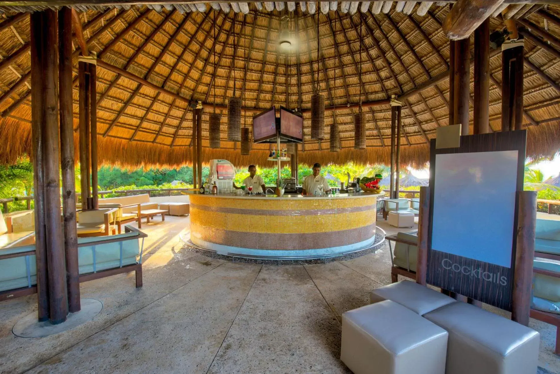 Lounge or bar in Estelar Playa Manzanillo - All inclusive