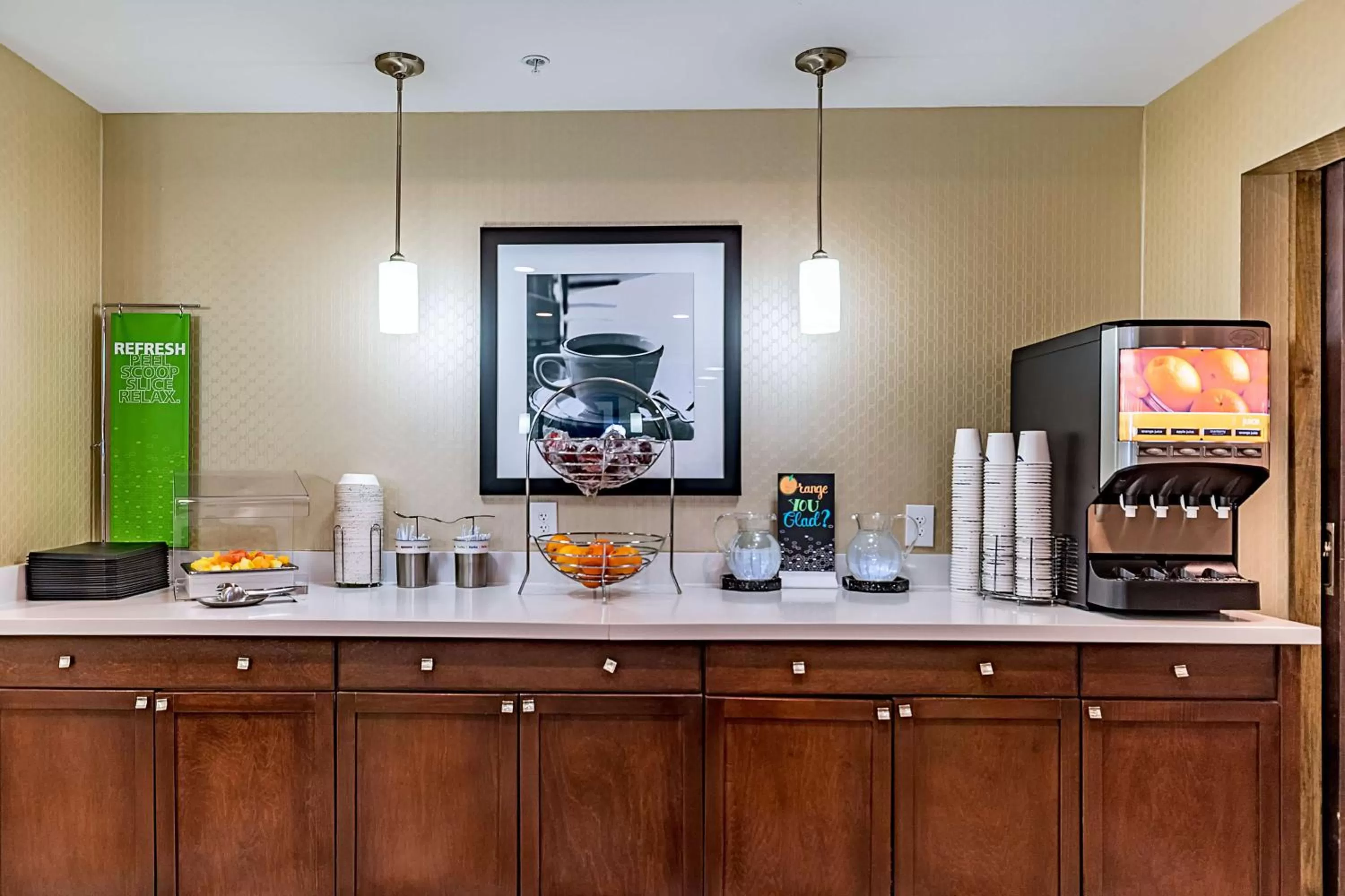 Dining area in Hampton Inn Niagara Falls/ Blvd