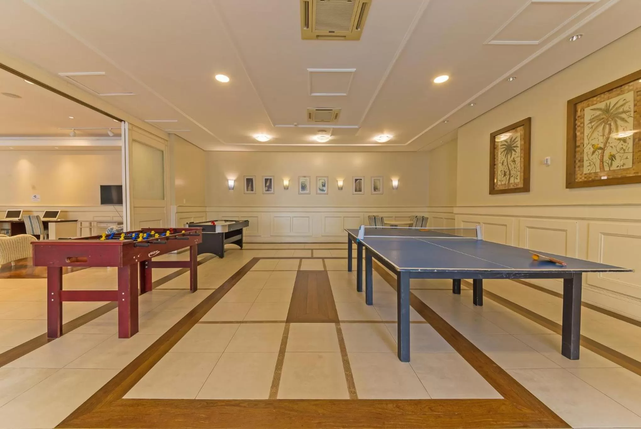 Game Room, Billiards in IL Campanário Villaggio Resort Suites - Jurerê Internacional