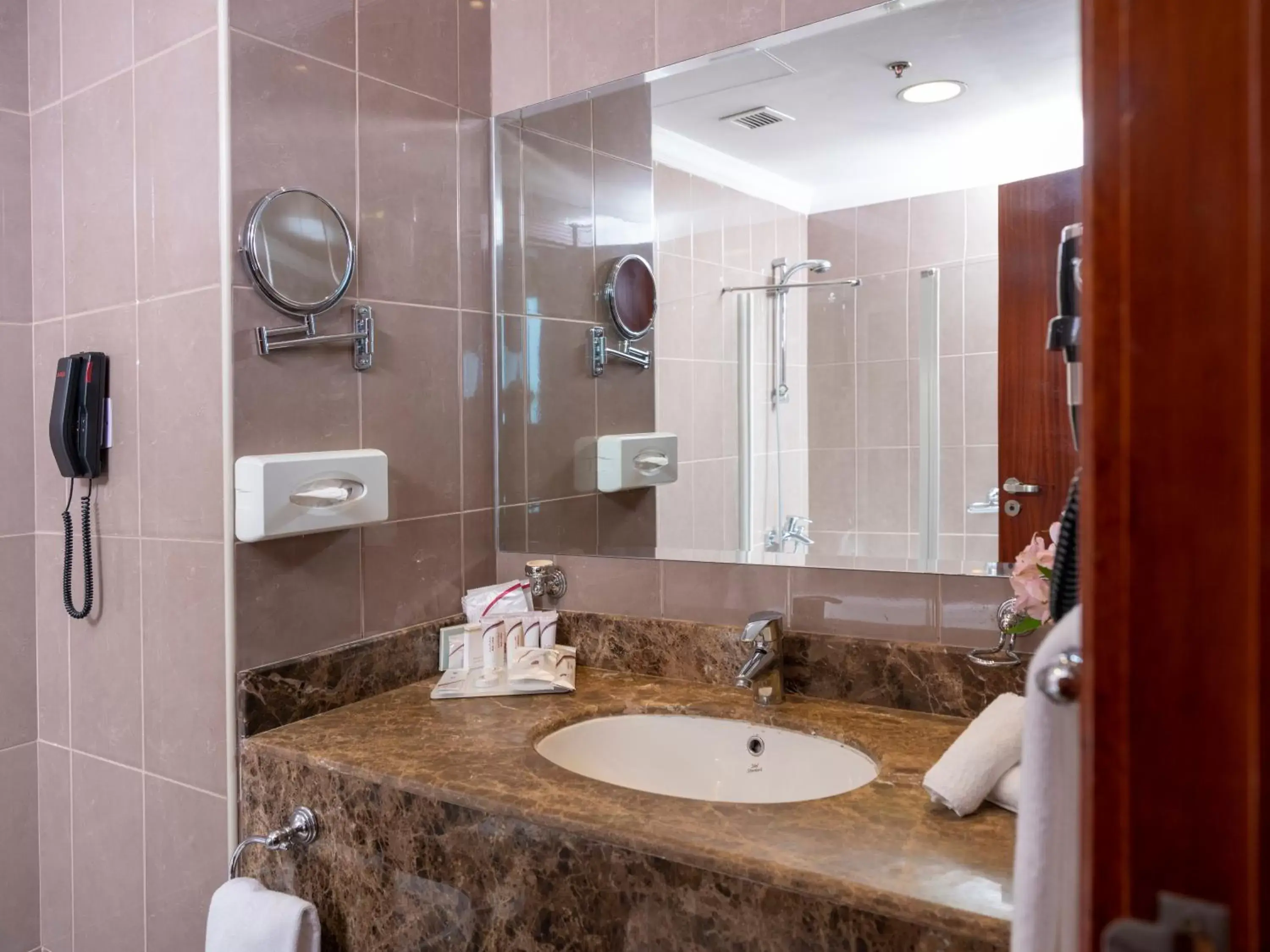 Shower, Bathroom in Retaj Al Rayyan