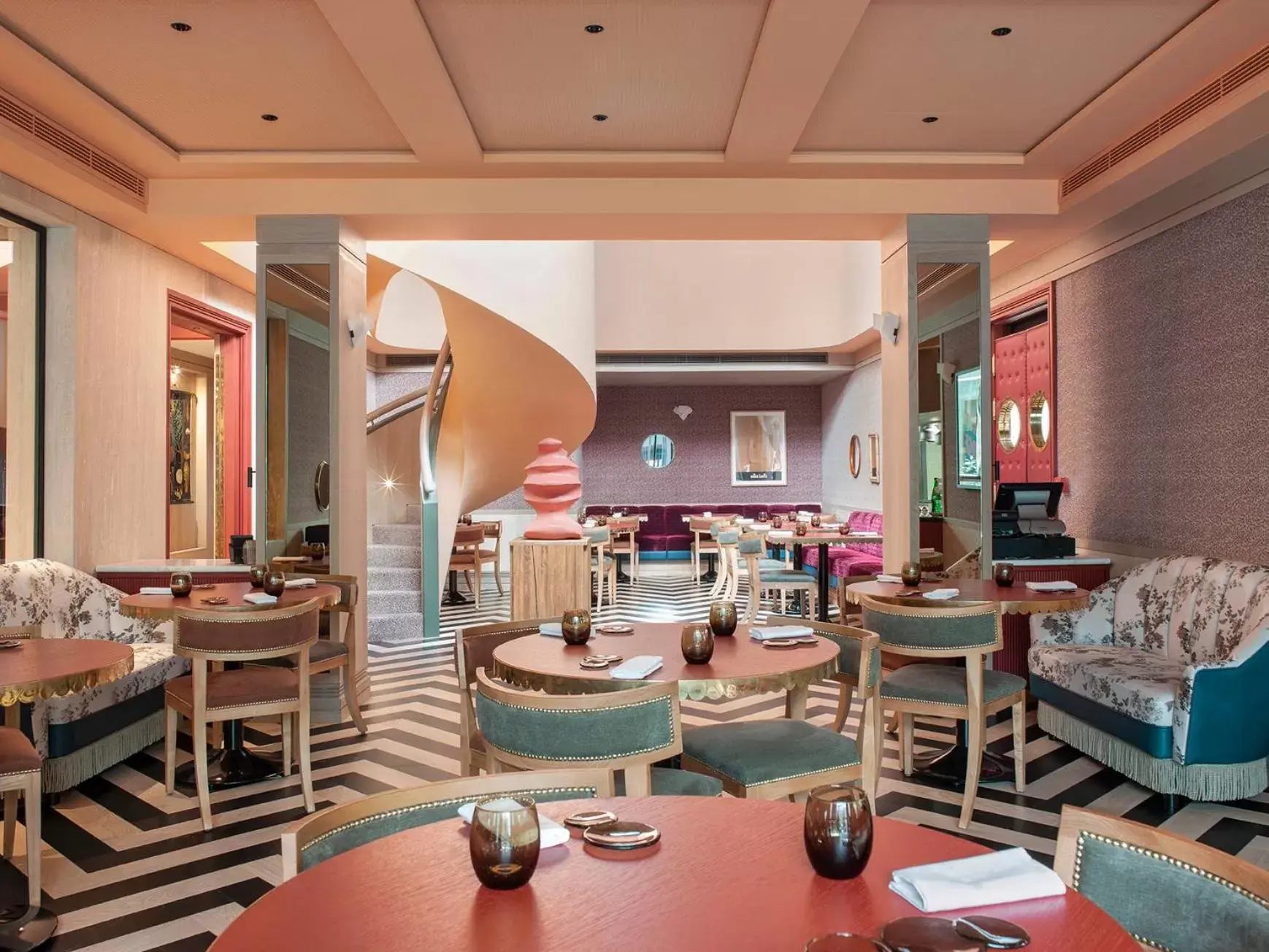Restaurant/Places to Eat in The Editory Boulevard Aliados Hotel