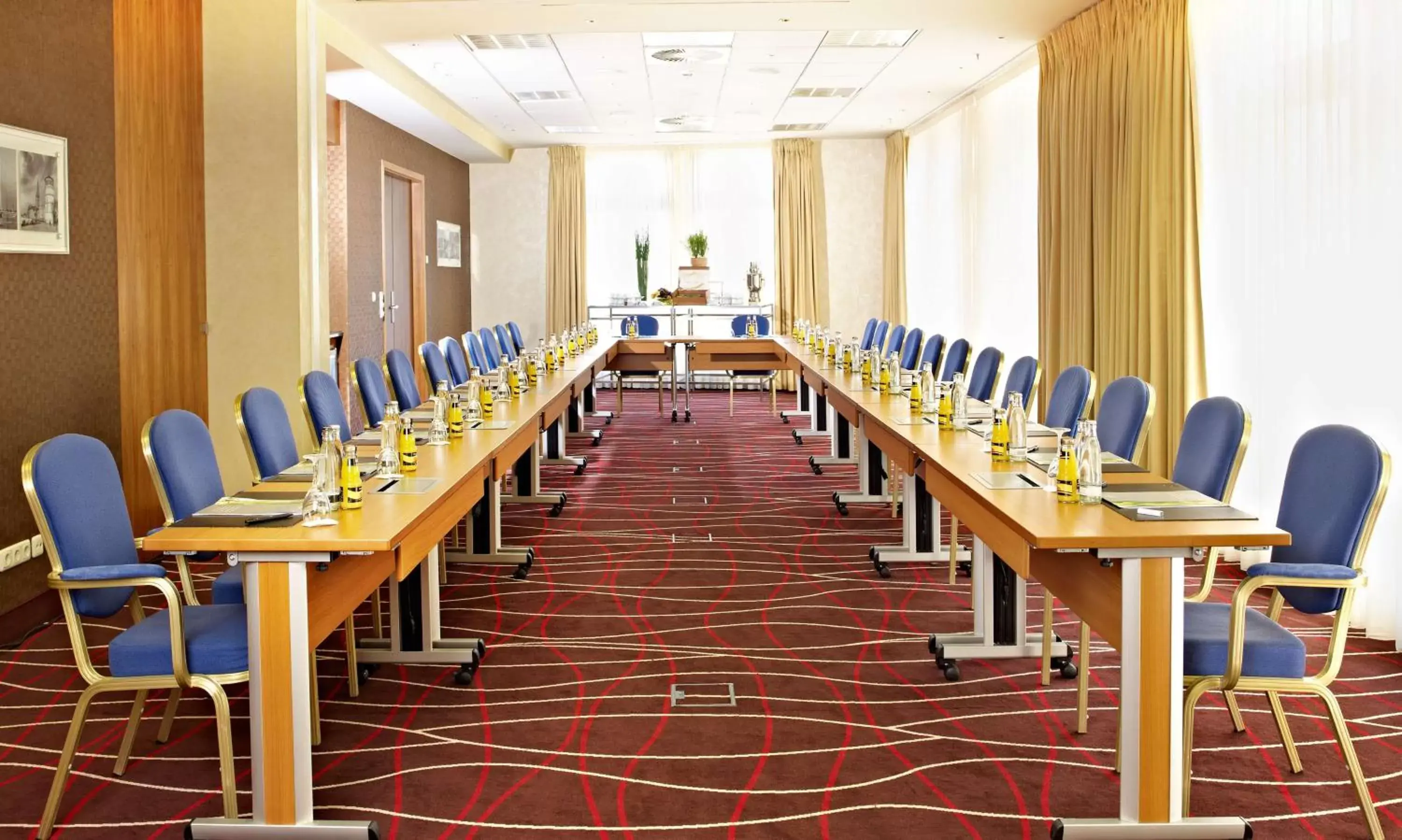 Meeting/conference room in Hilton Dresden