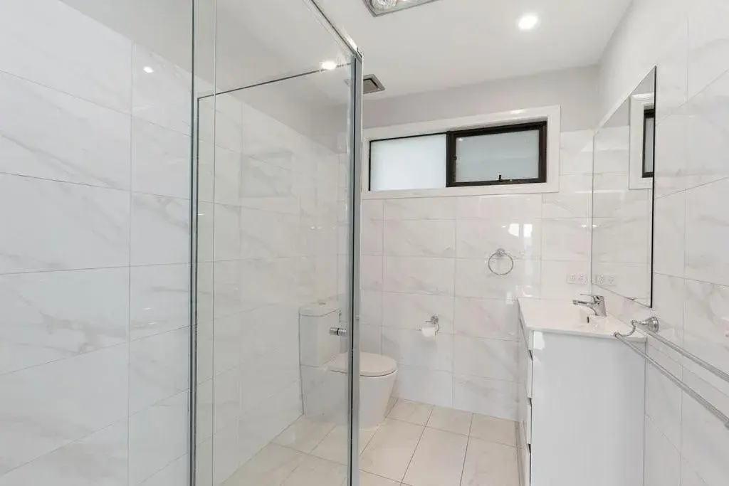 Bathroom in Apollo Bay Seal Apartments