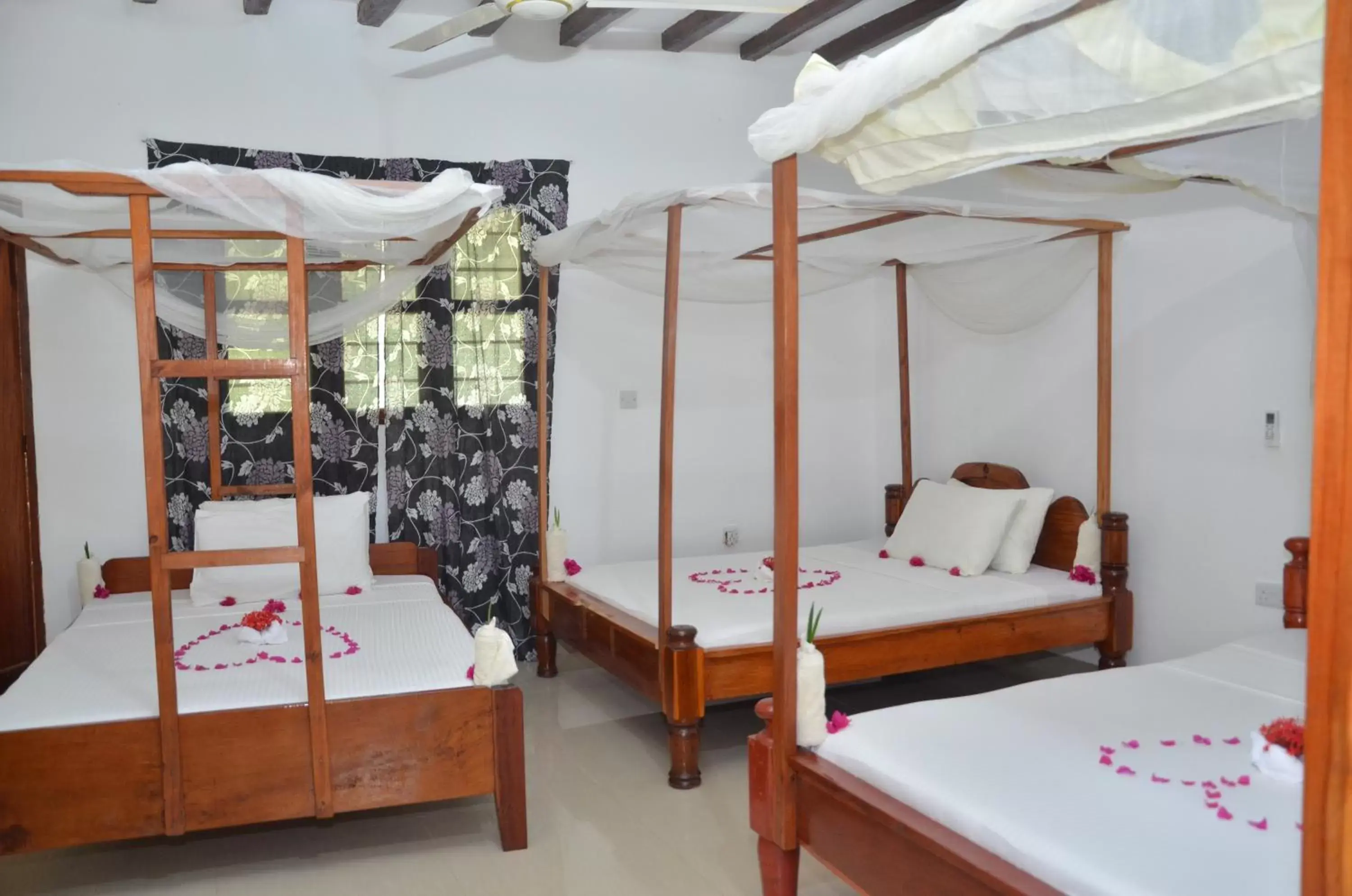 Bed in Bagamoyo Spice Villa