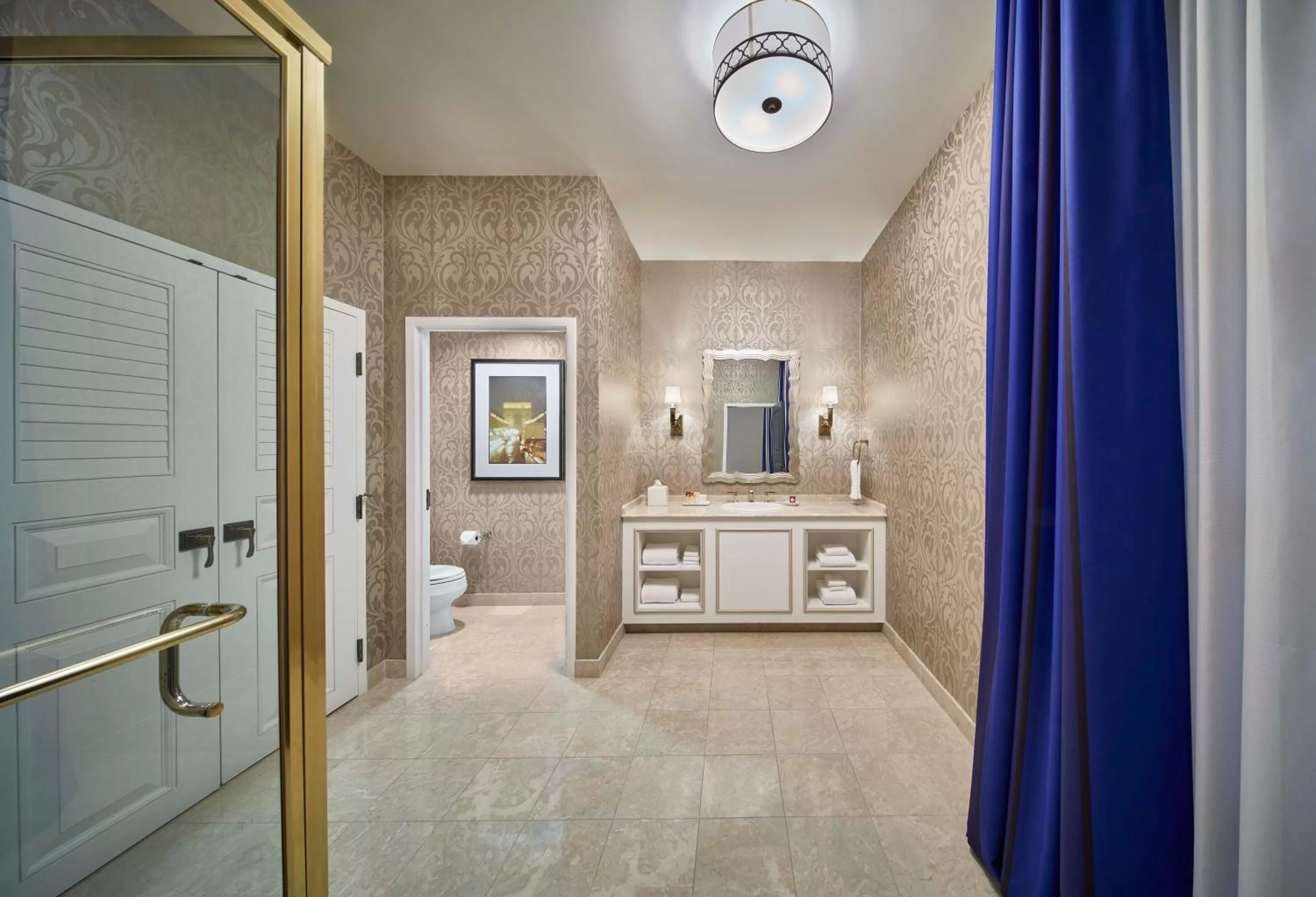 Bathroom, Bed in Paris Las Vegas Hotel & Casino