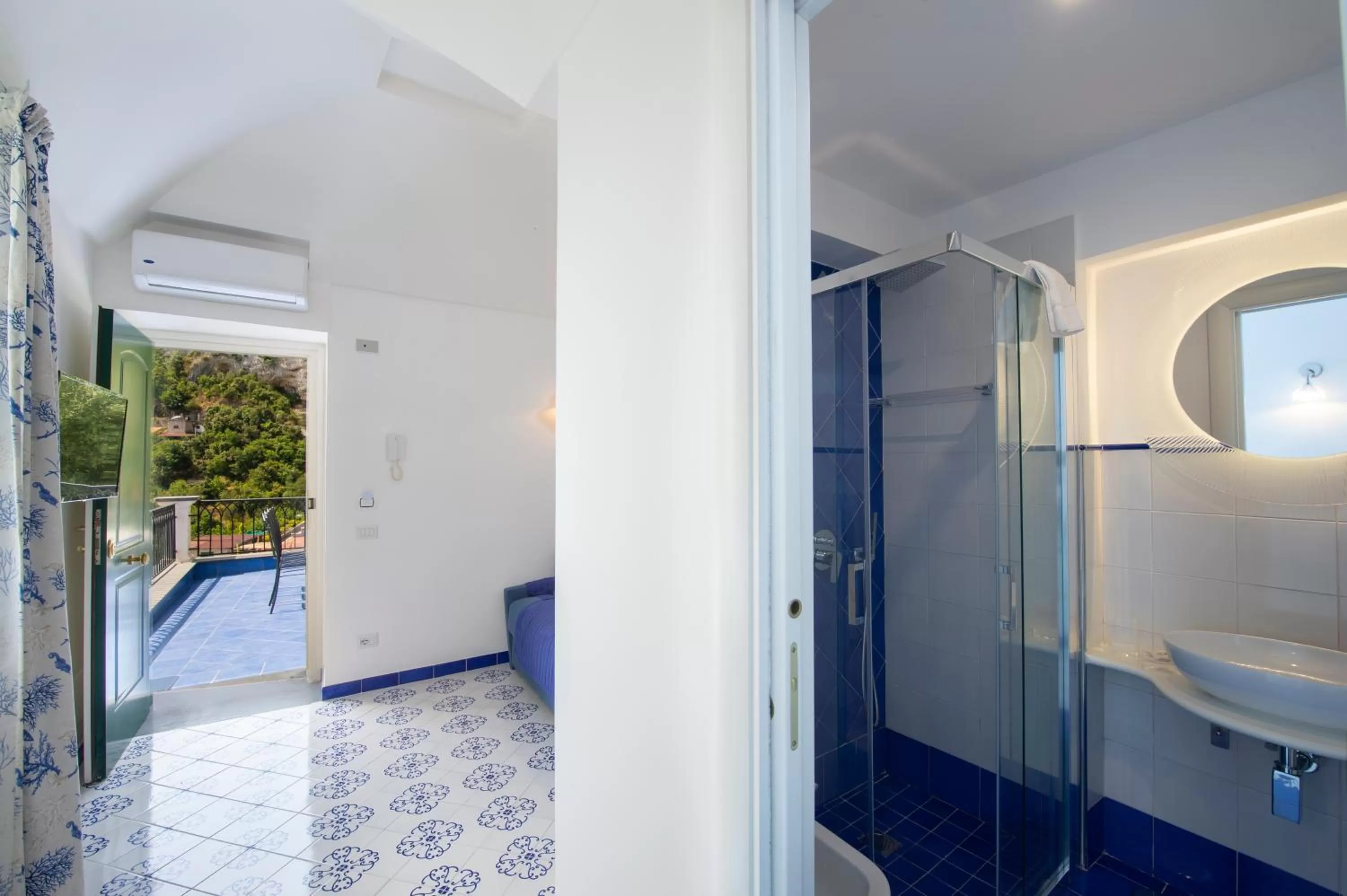 Bathroom in Villa Foglia Amalfi