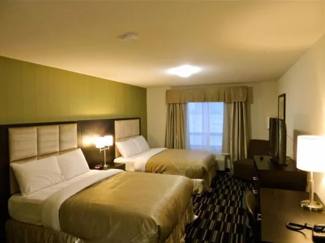 Bedroom, Bed in Western Star Inn & Suites Esterhazy