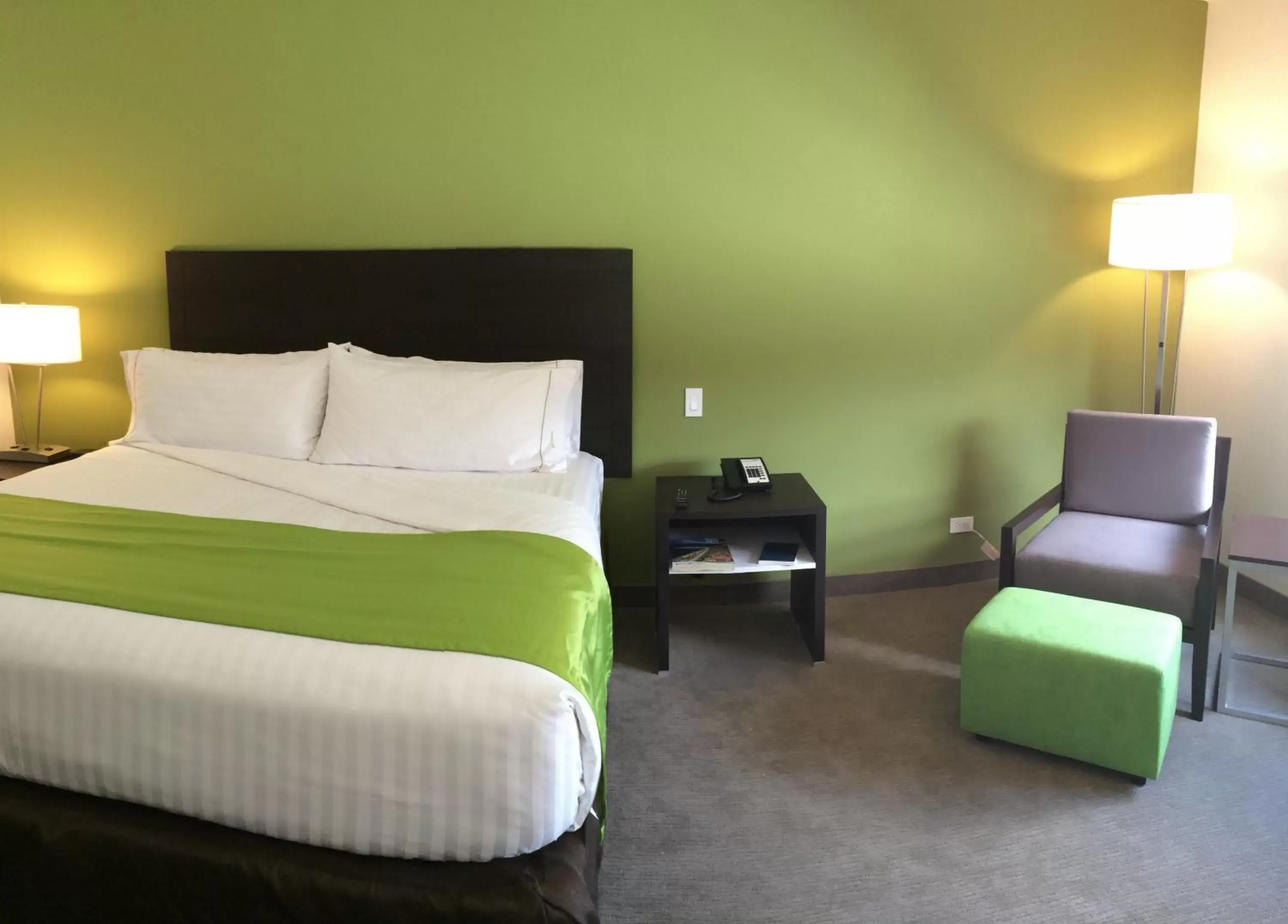 Bedroom, Bed in Holiday Inn Express Managua, an IHG Hotel
