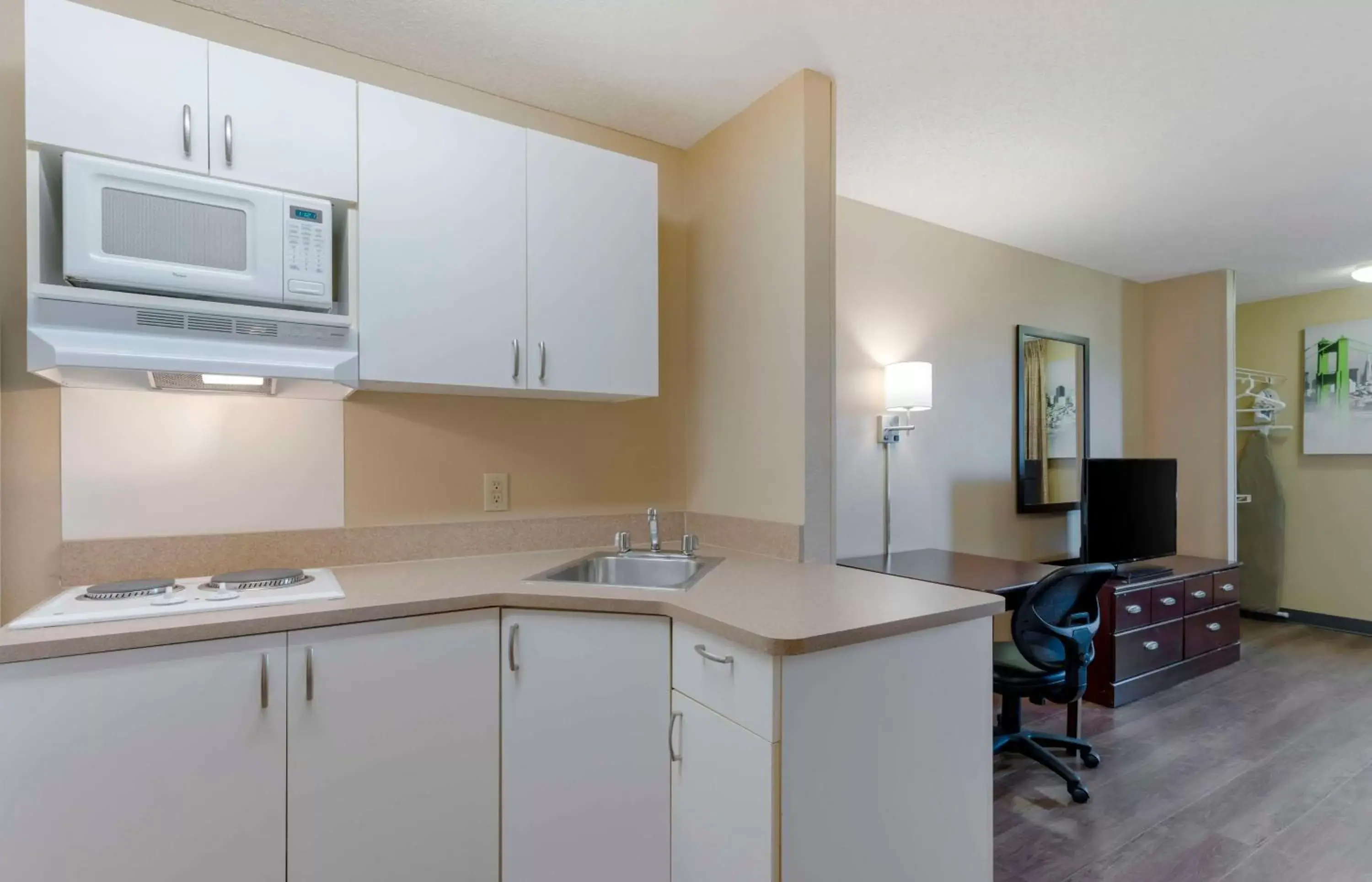 Bedroom, Kitchen/Kitchenette in Extended Stay America Suites - Fremont - Warm Springs