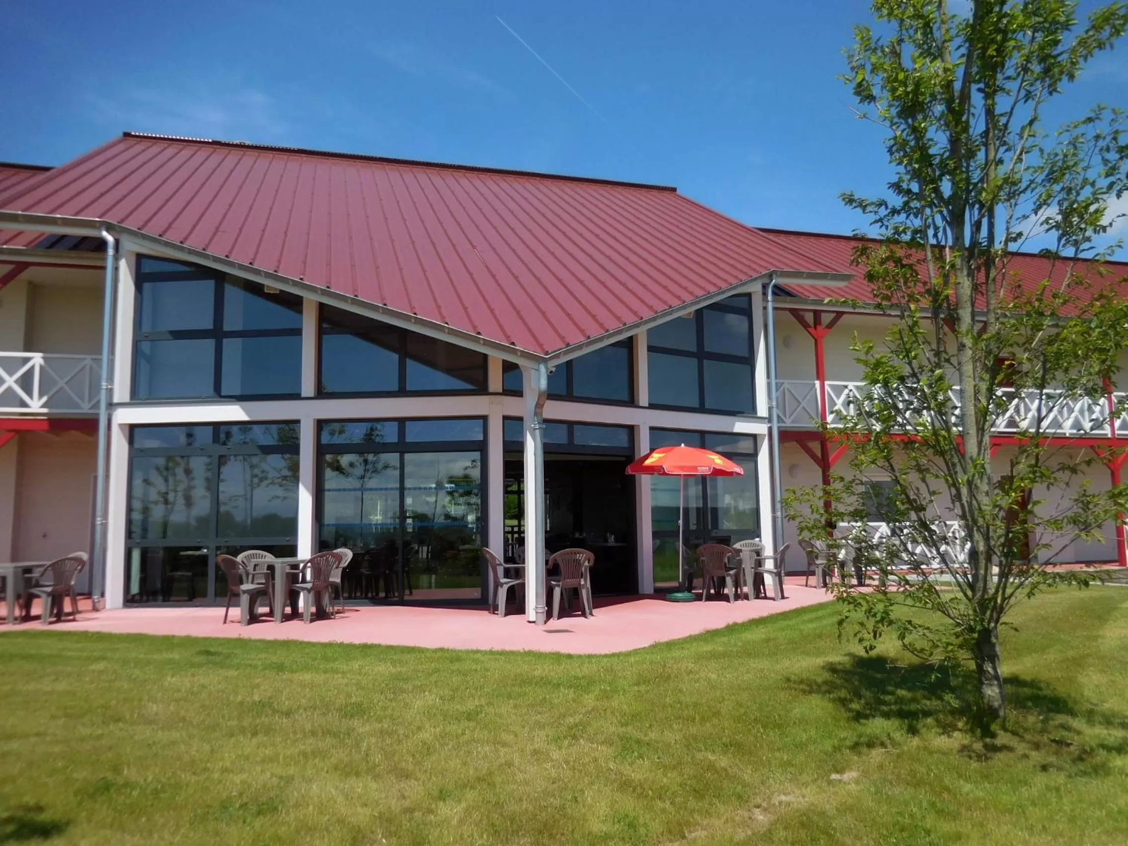 Patio in Fasthotel Montmarault