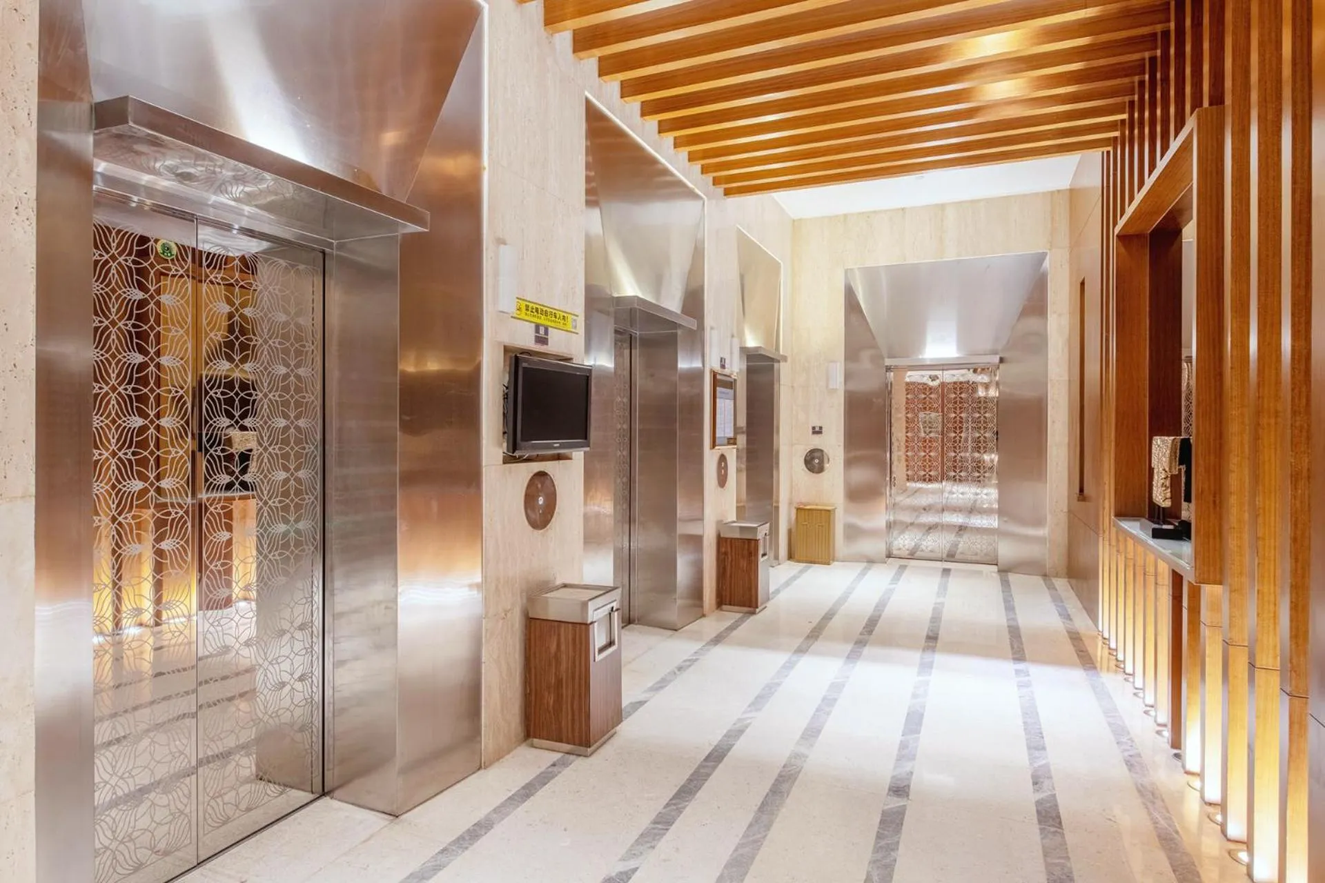 elevator in Mission Hills Hotel Resorts Dongguan