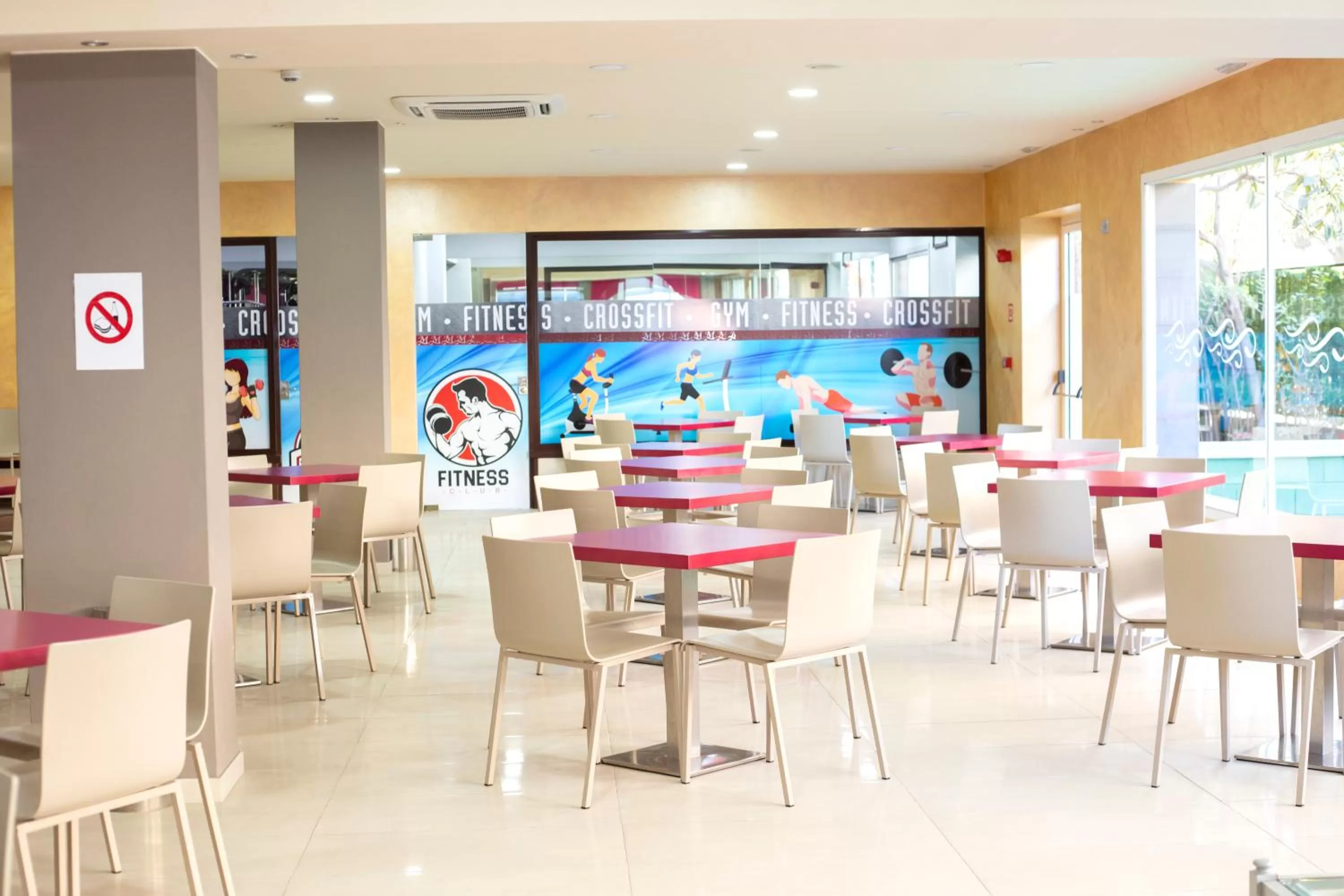 Communal lounge/ TV room in Hotel Maria del Mar