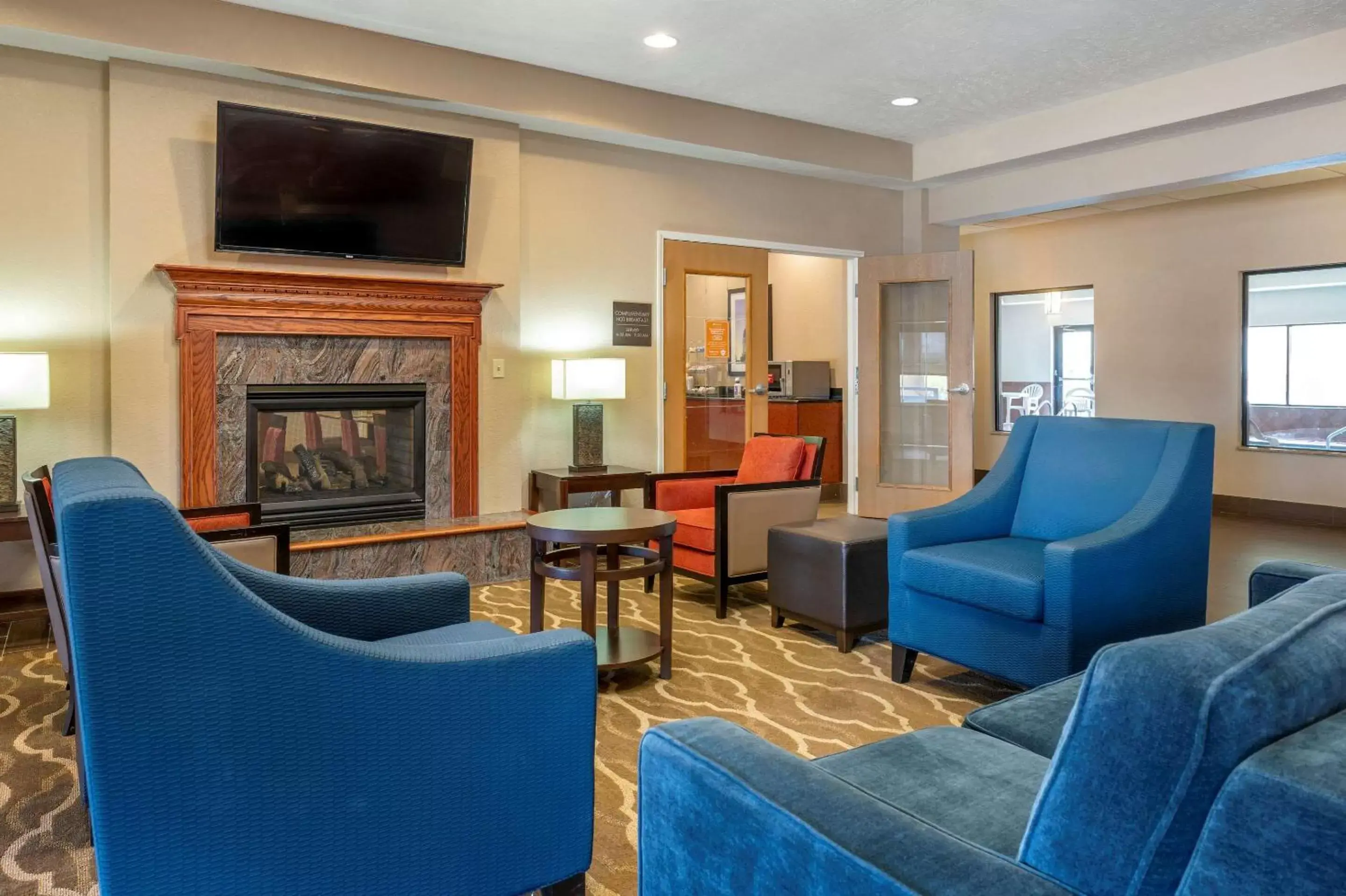 Lobby or reception, Seating Area in Comfort Suites Merrillville near US 30