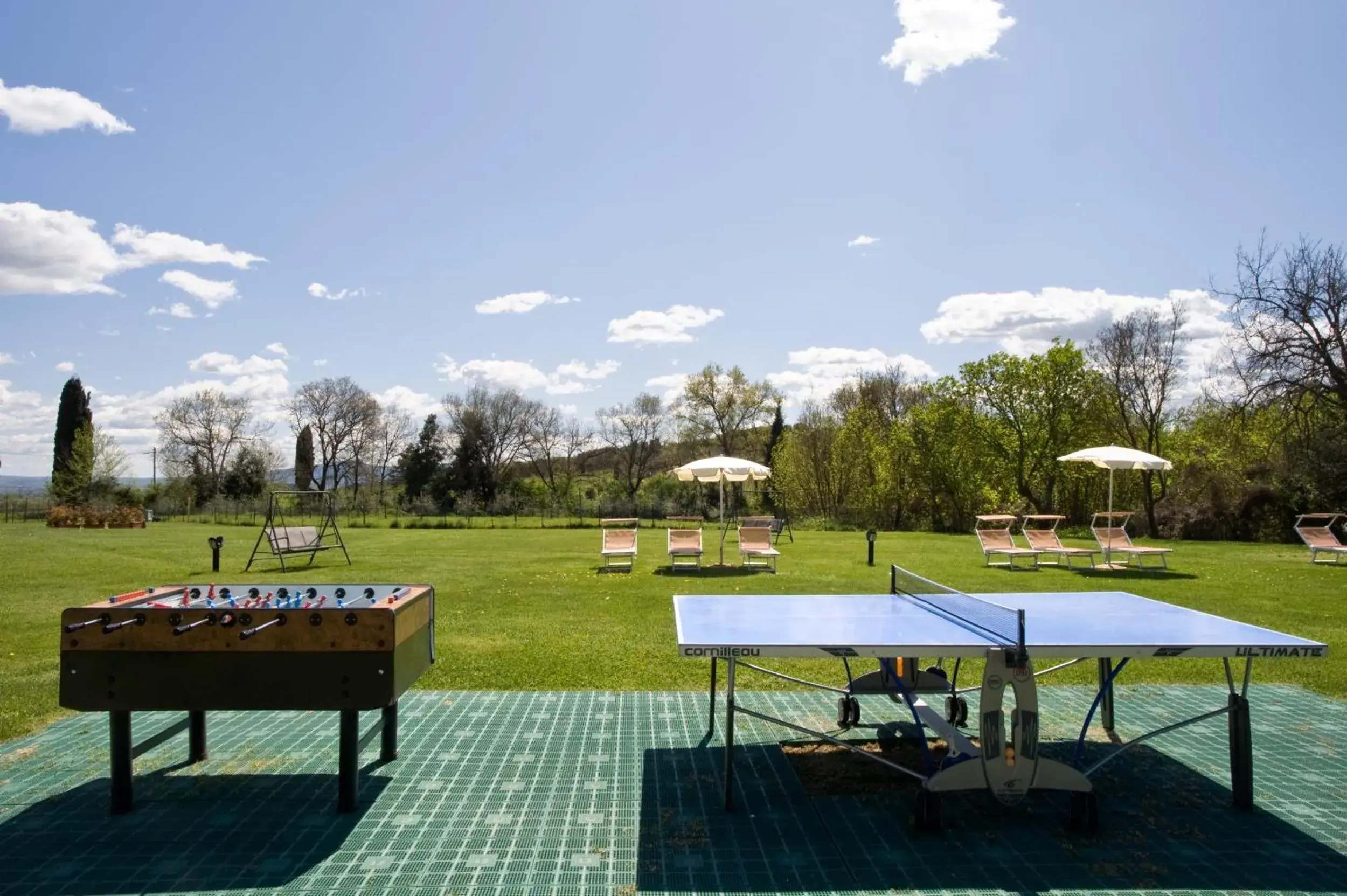 Garden, Table Tennis in Hotel & Restaurant Casolare Le Terre Rosse