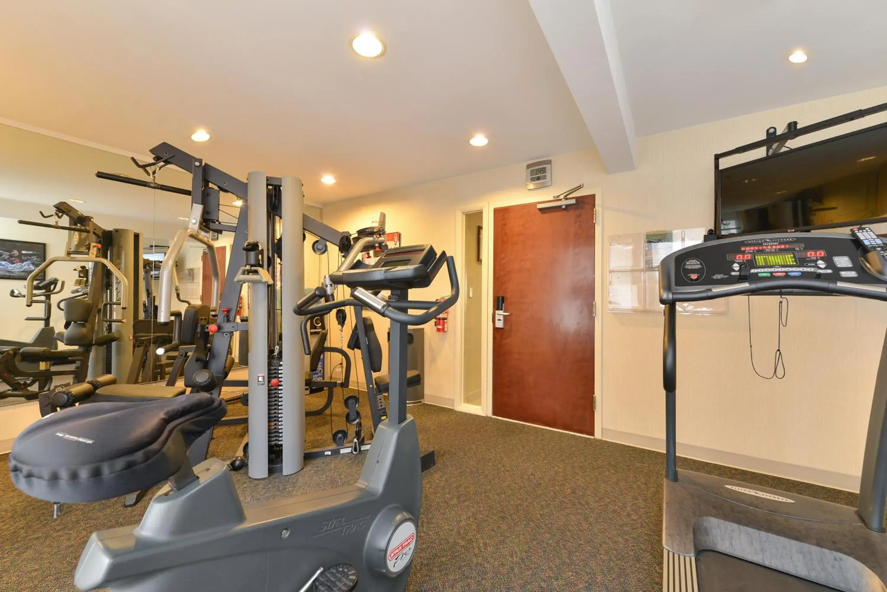 Fitness centre/facilities, Fitness Center/Facilities in Super 8 by Wyndham New Cumberland