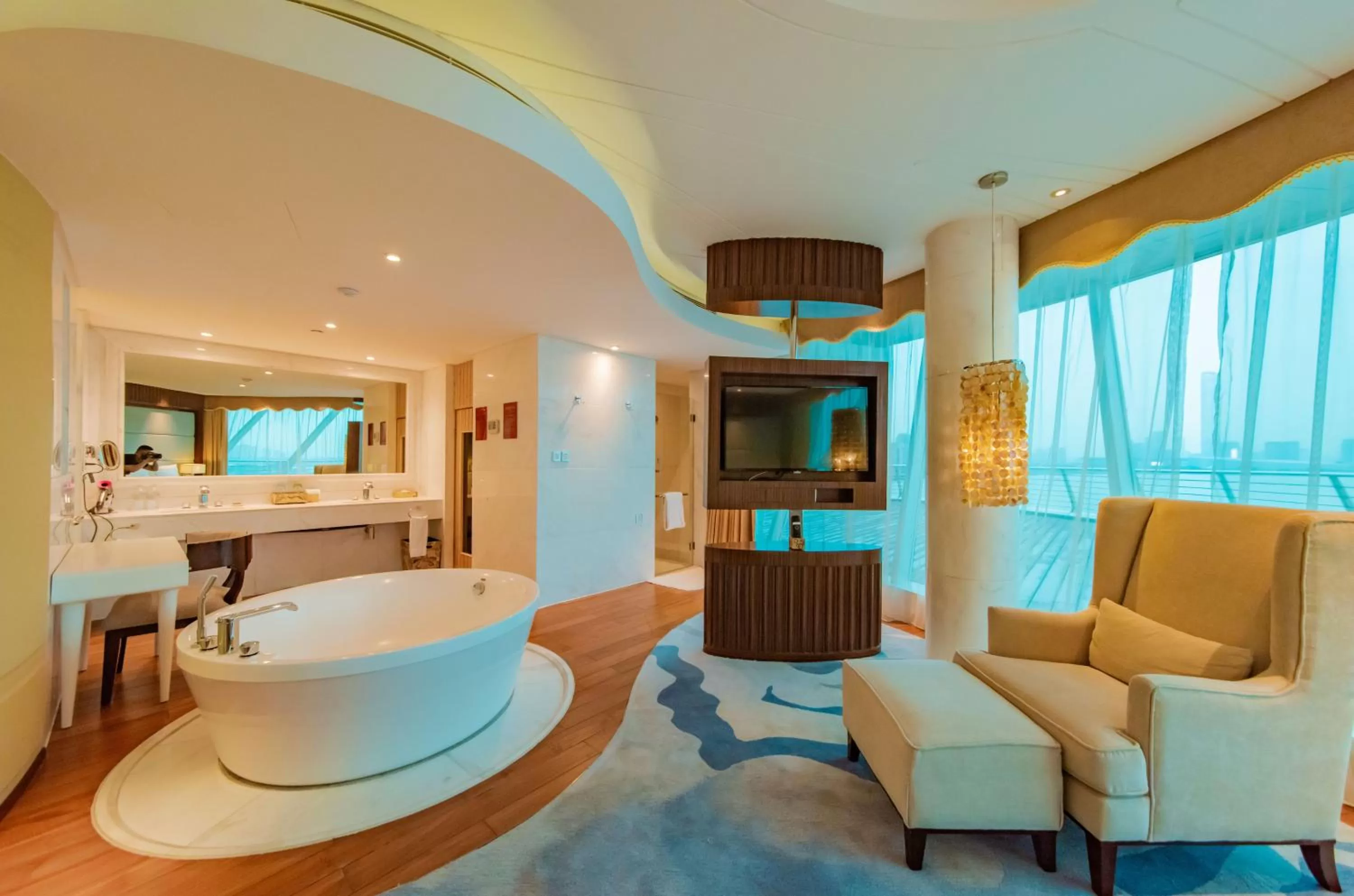 Living room in Crowne Plaza Suzhou by IHG