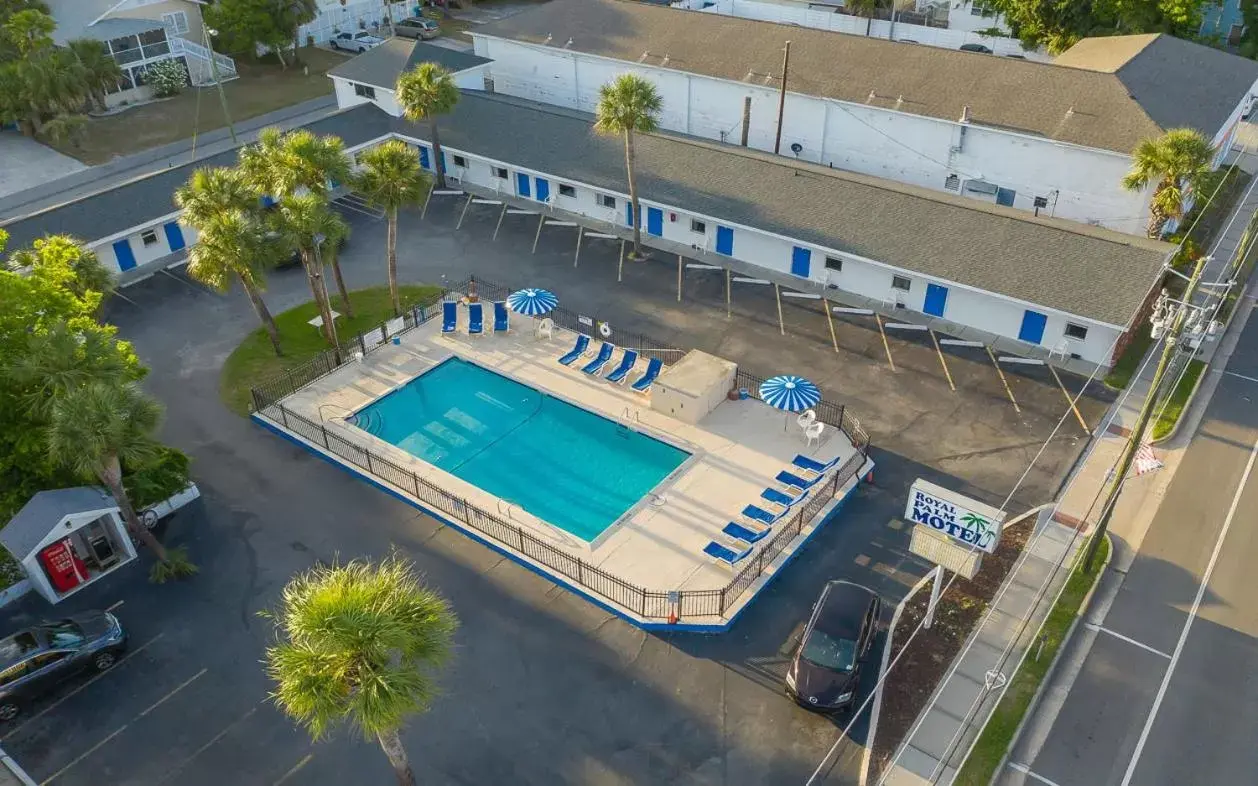 Pool View in Royal Palms Motel