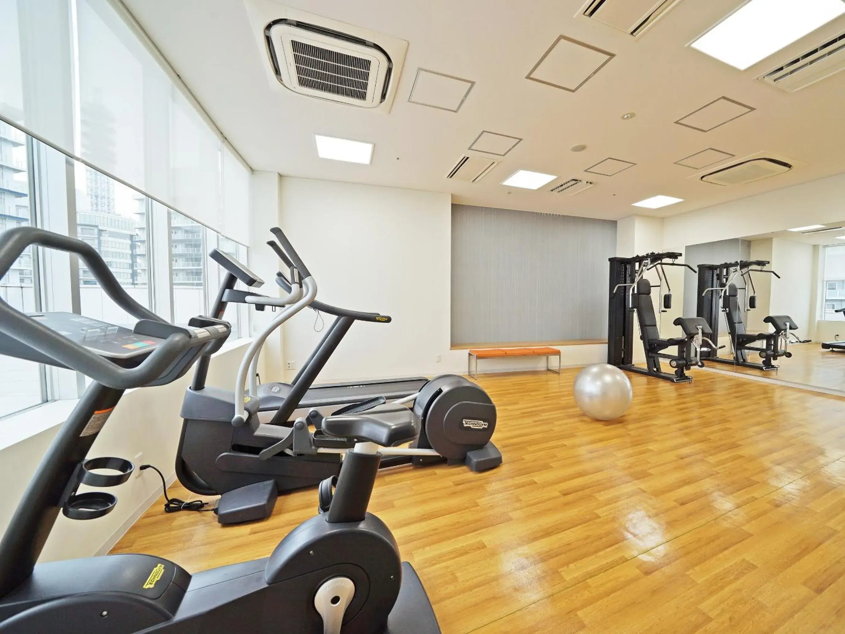 Fitness centre/facilities in the square hotel Yokohama Minatomirai Fitness centre/facilities in the square hotel Yokohama Minatomirai