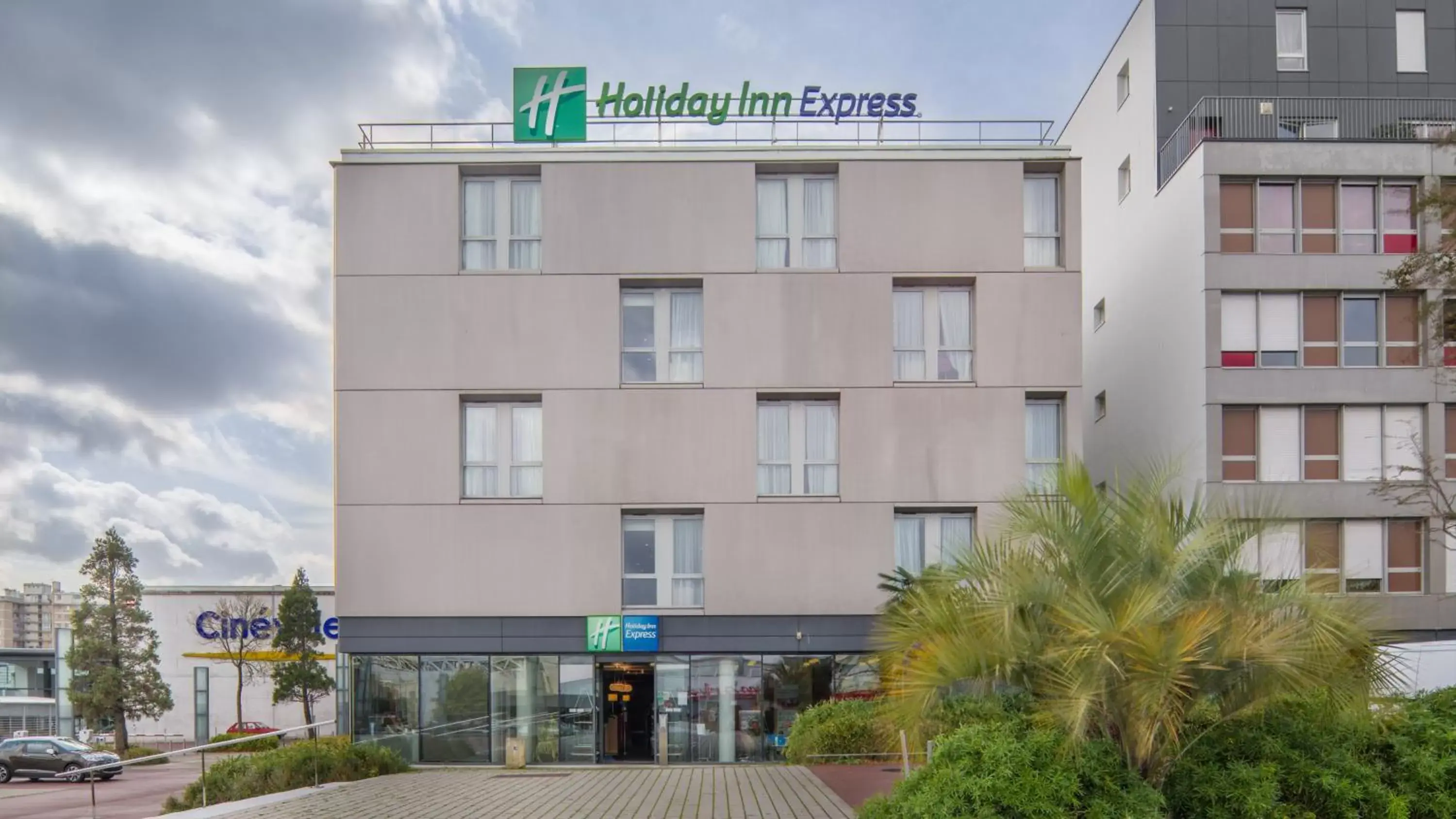 Property Building in Holiday Inn Express Saint-Nazaire, an IHG Hotel