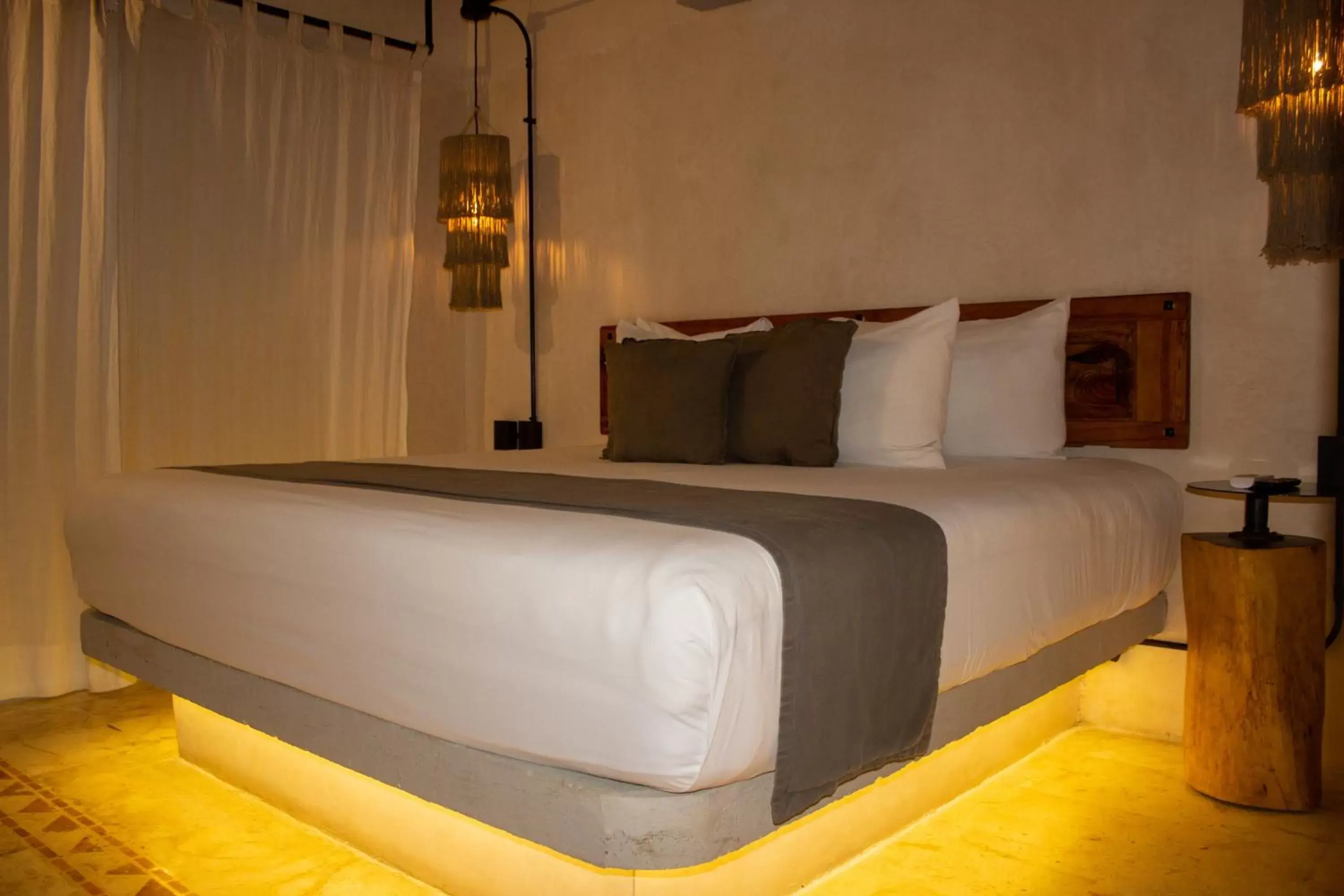 Bed in "5TH AVE Caribbean Paradise Boutique Hotel "by BFH"