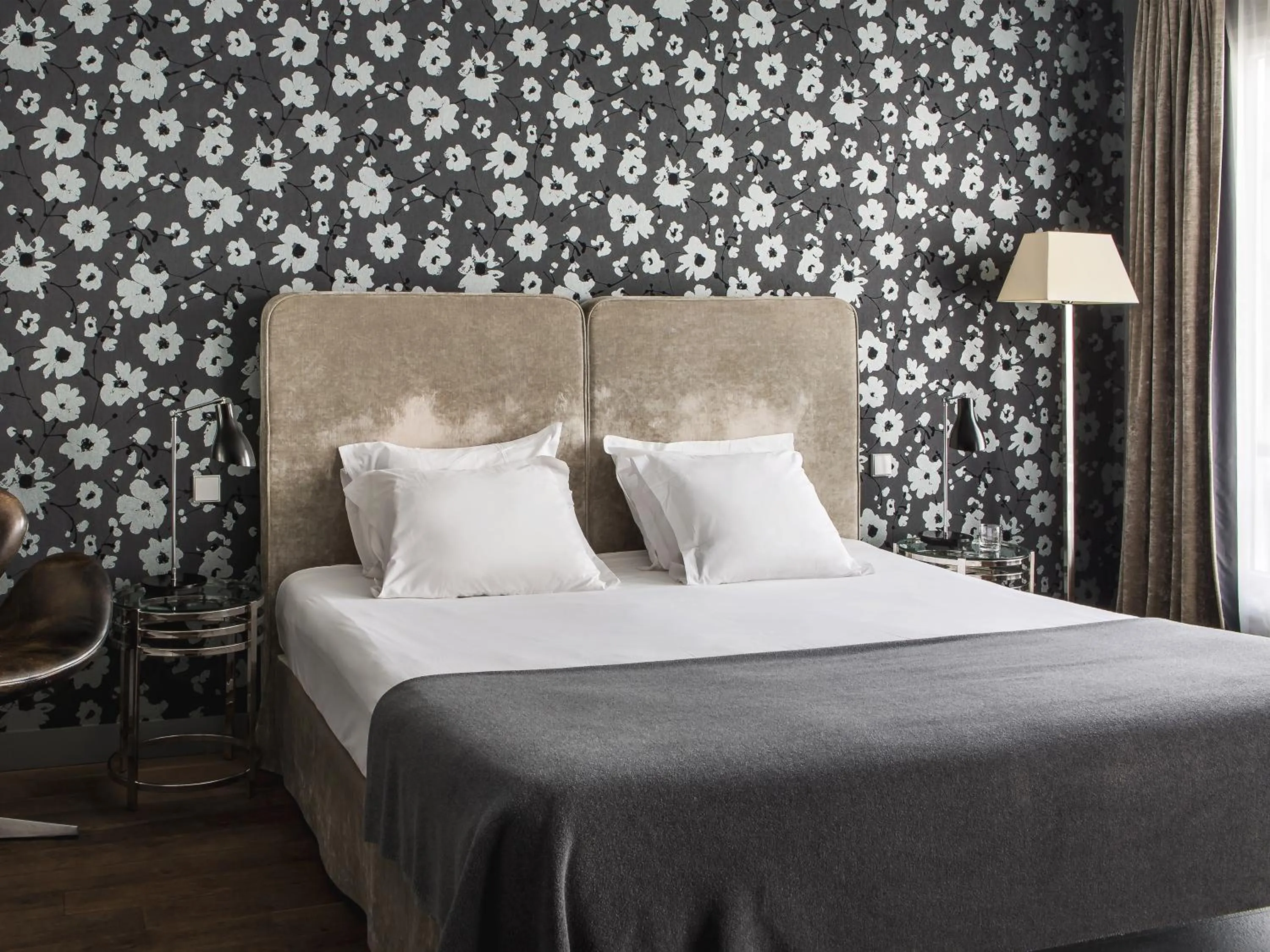 Bedroom, Bed in New Hotel Roblin