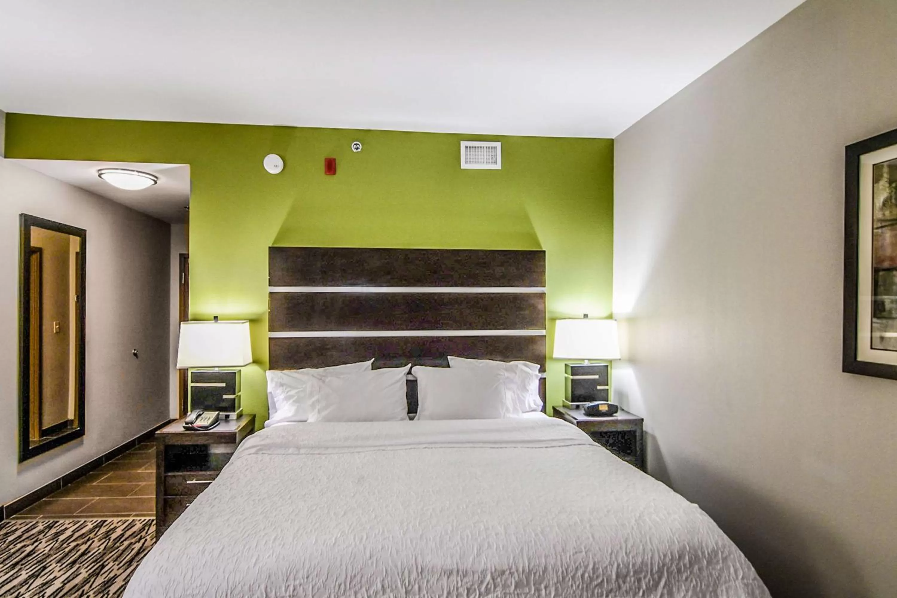 Bed in Hampton Inn Foley