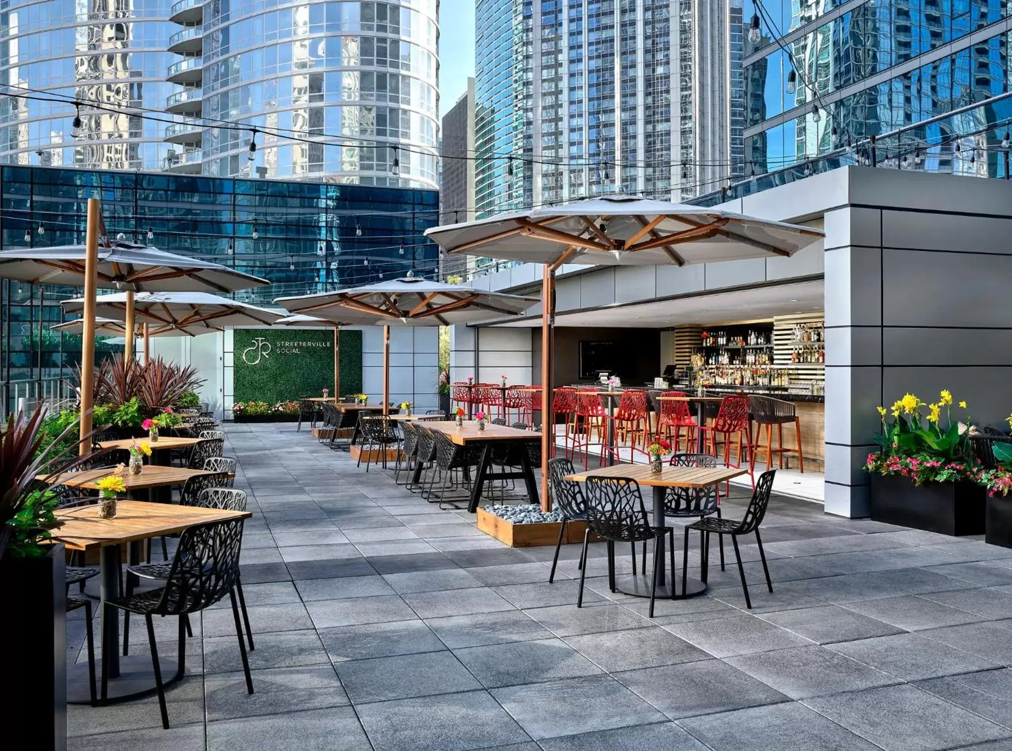 Lounge or bar, Restaurant/Places to Eat in Loews Chicago Hotel