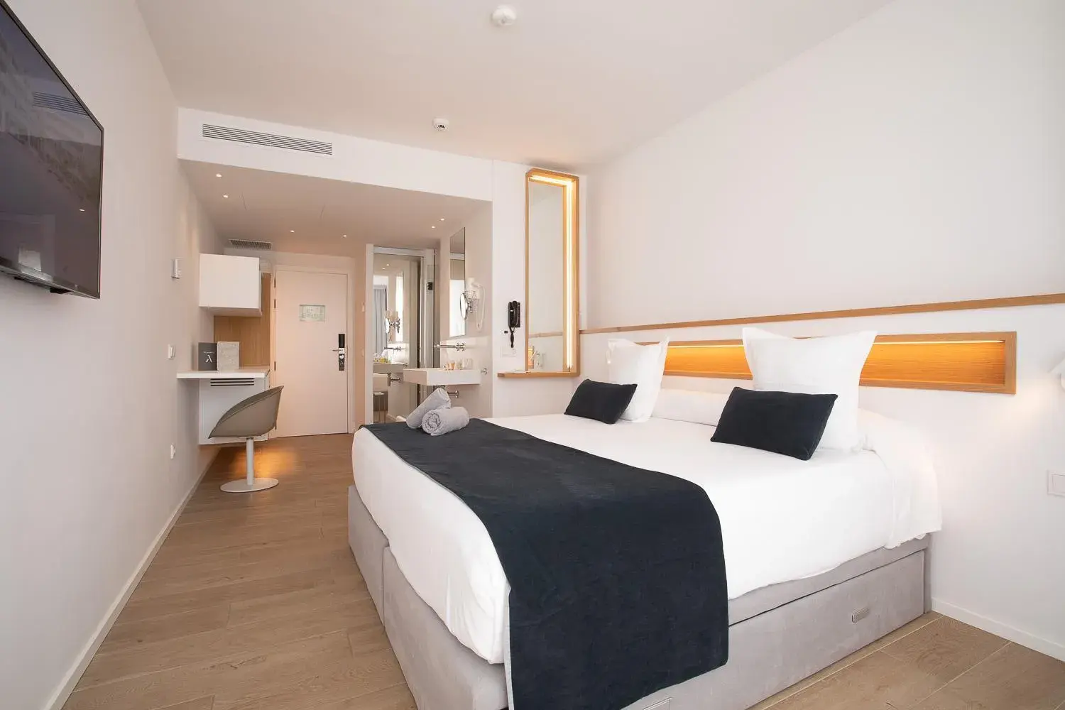 Bed in Hotel Anfora Ibiza