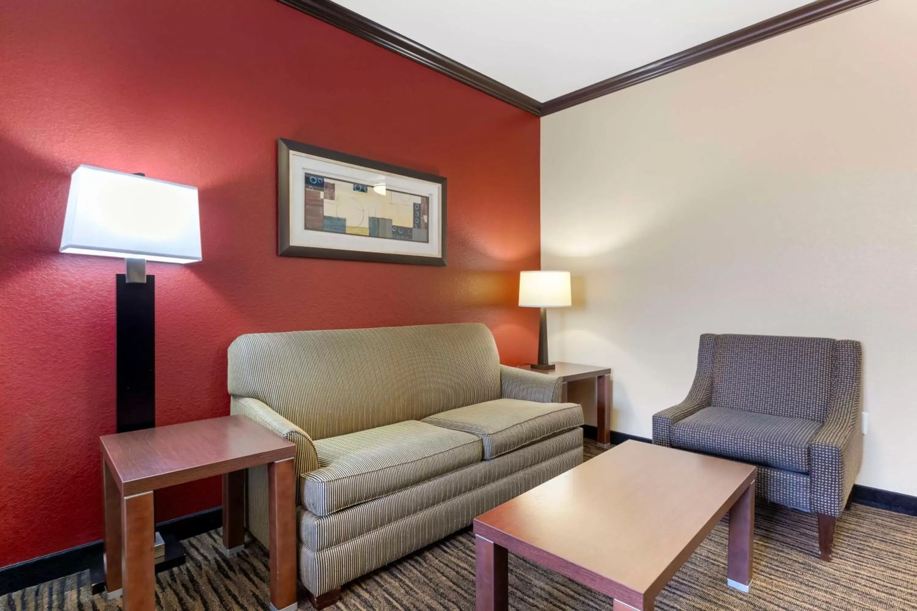Photo of the whole room, Seating Area in Best Western Plus Classic Inn and Suites
