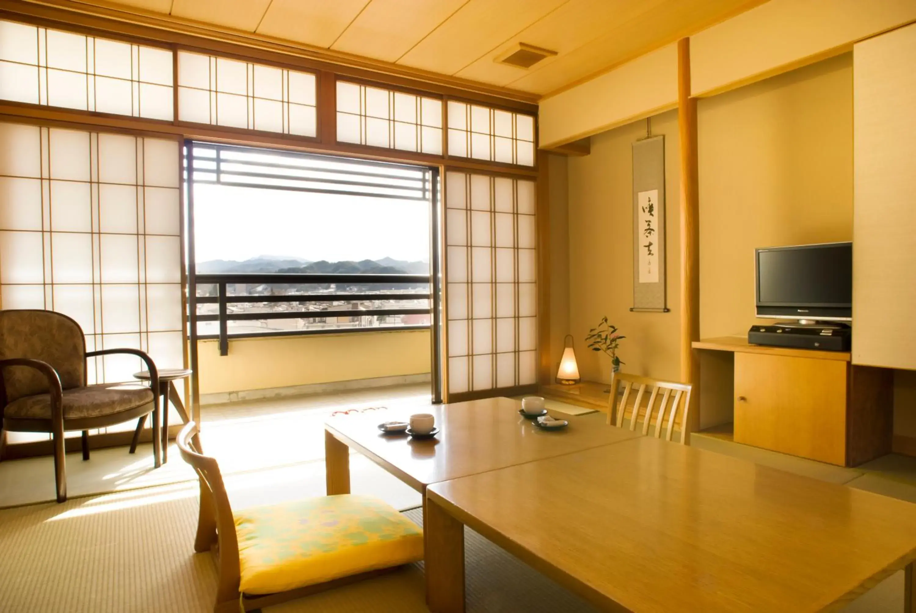 Photo of the whole room, Seating Area in Honjin Hiranoya Bekkan Annex