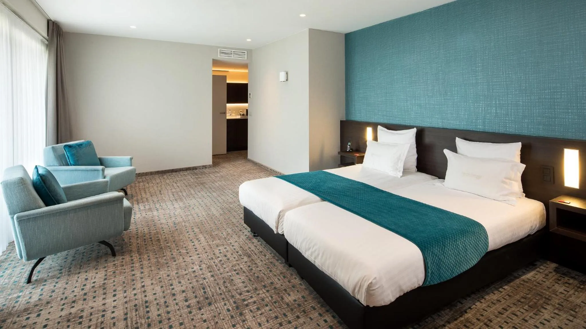 Bedroom, Bed in Hotel Restaurant Weinebrugge