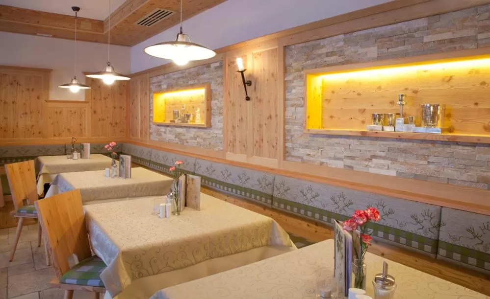 Restaurant/places to eat in Hotel Schröckerhof