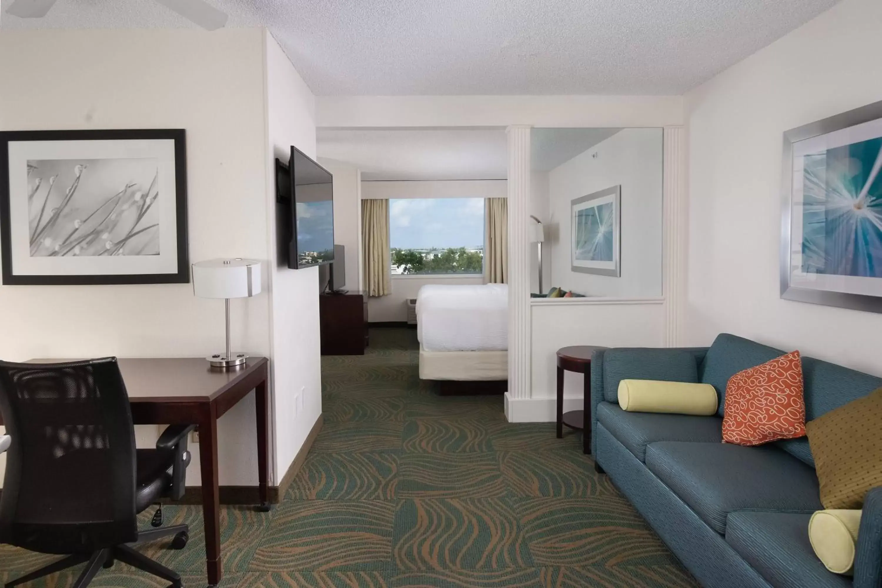 Photo of the whole room, Seating Area in SpringHill Suites Fort Lauderdale Airport