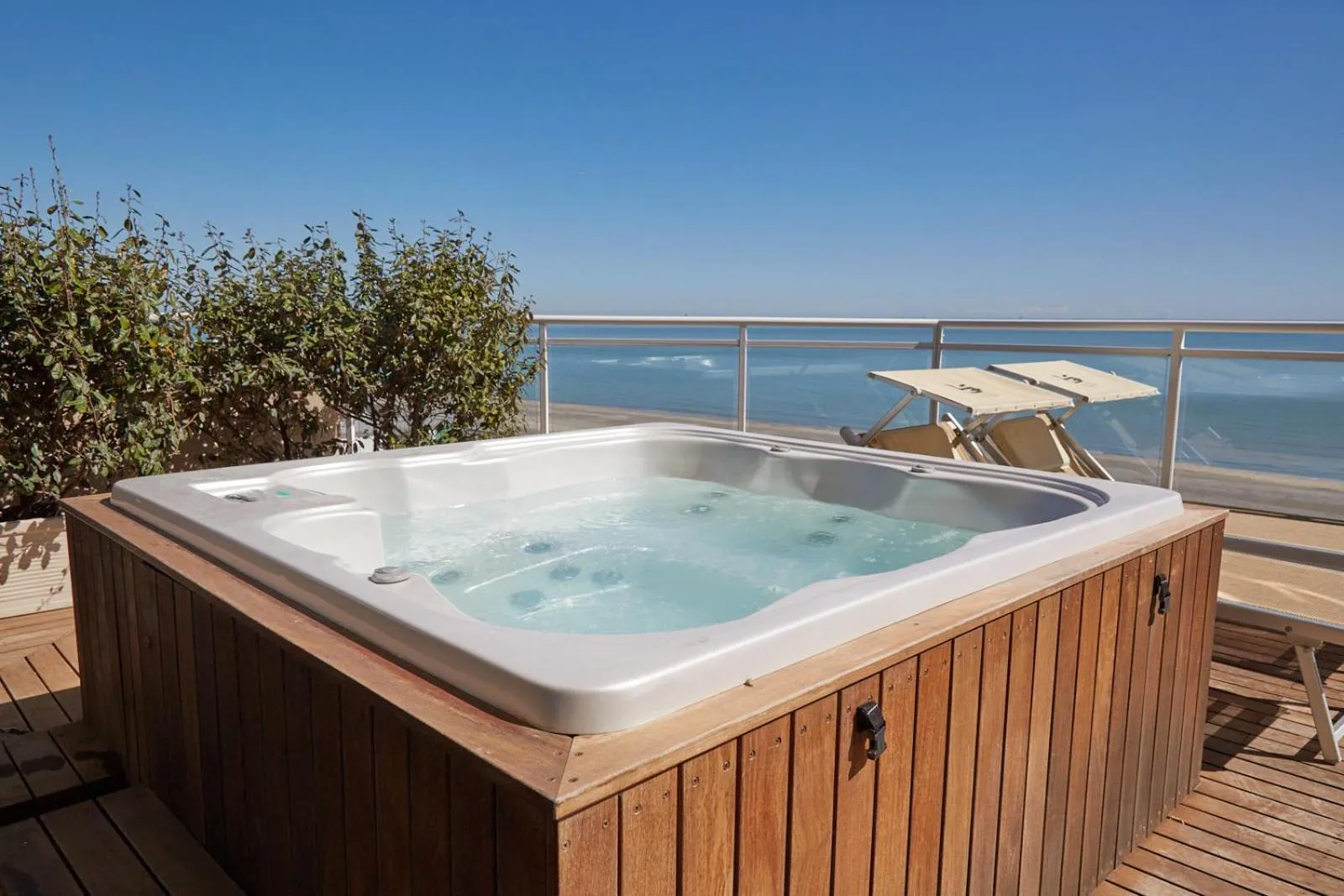 Hot Tub in Bellettini Hotel
