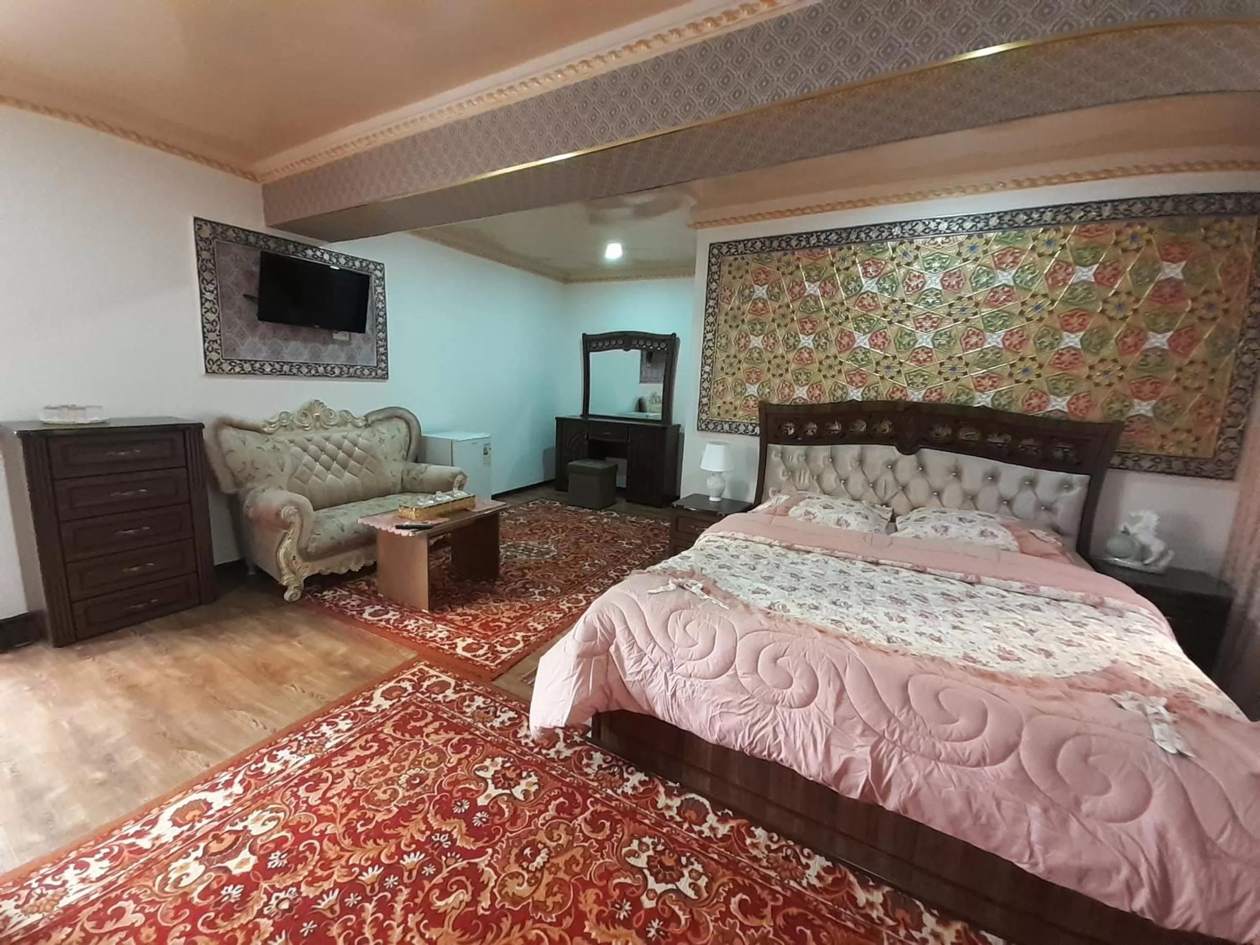 Photo of the whole room, Bed in Samani Bukhara
