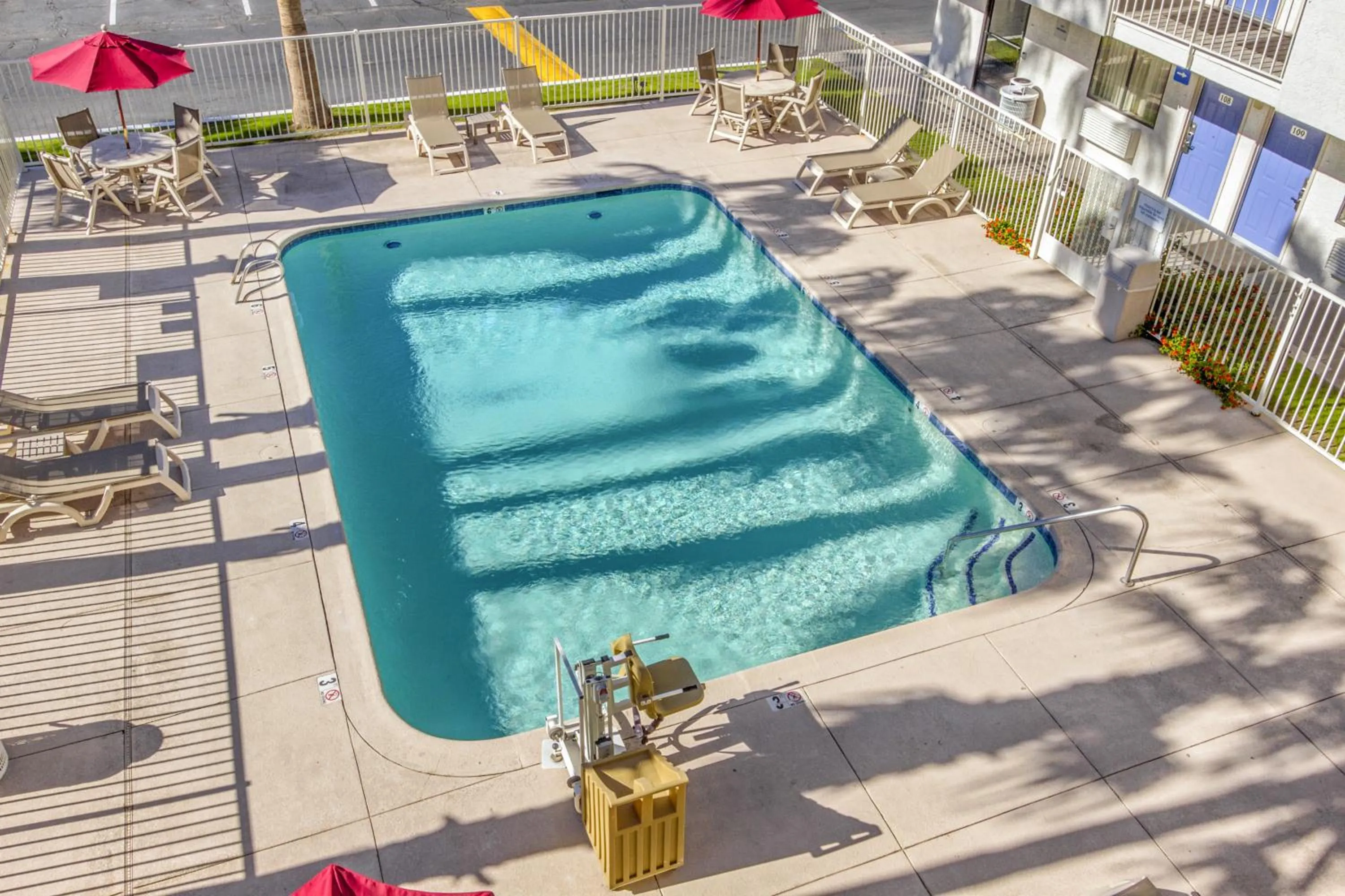 Swimming pool in Motel 6-Phoenix, AZ - West