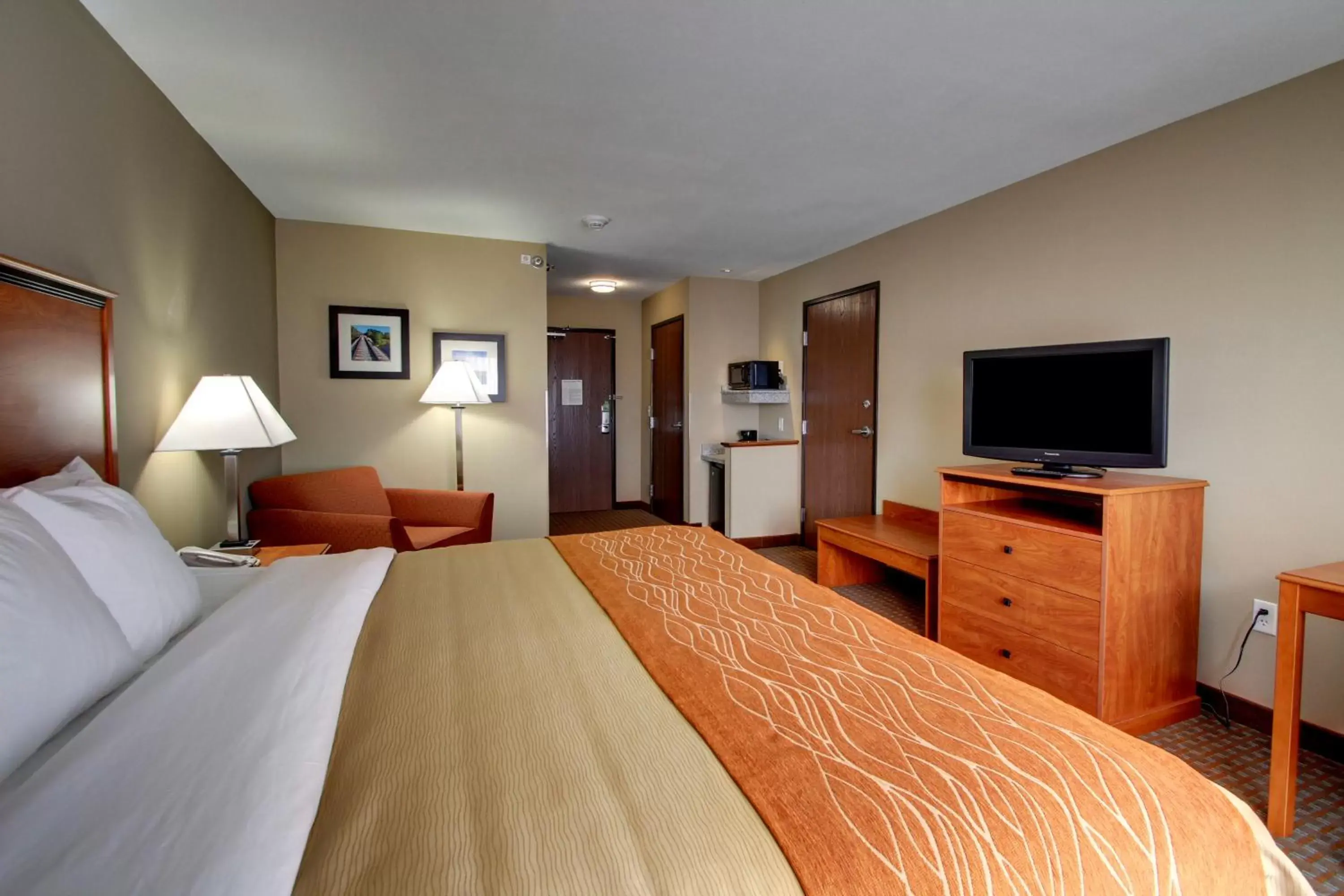 Bed in Comfort Inn & Suites Marion I-57