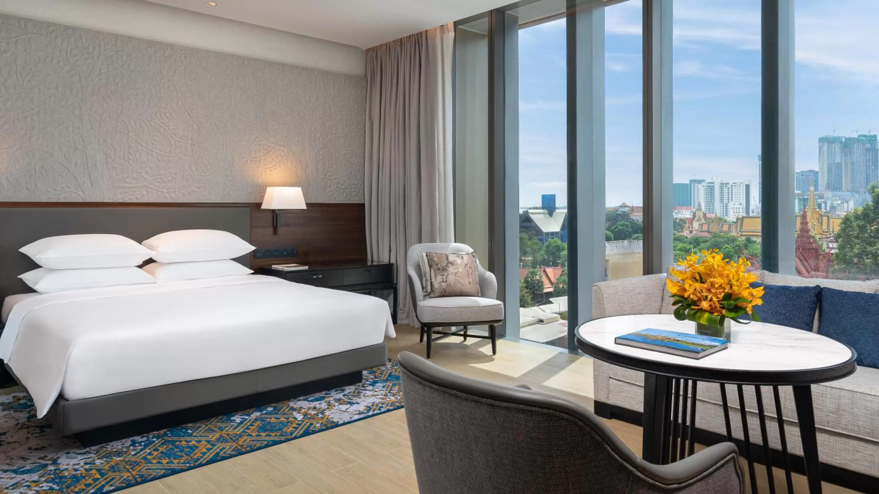 Bedroom, Bed in Hyatt Regency Phnom Penh