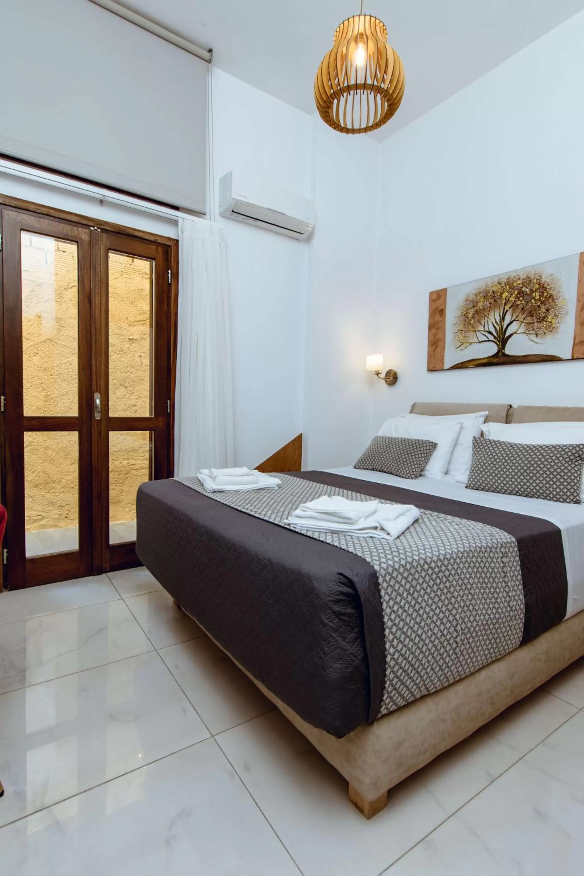 Bed in Deluxe Suites