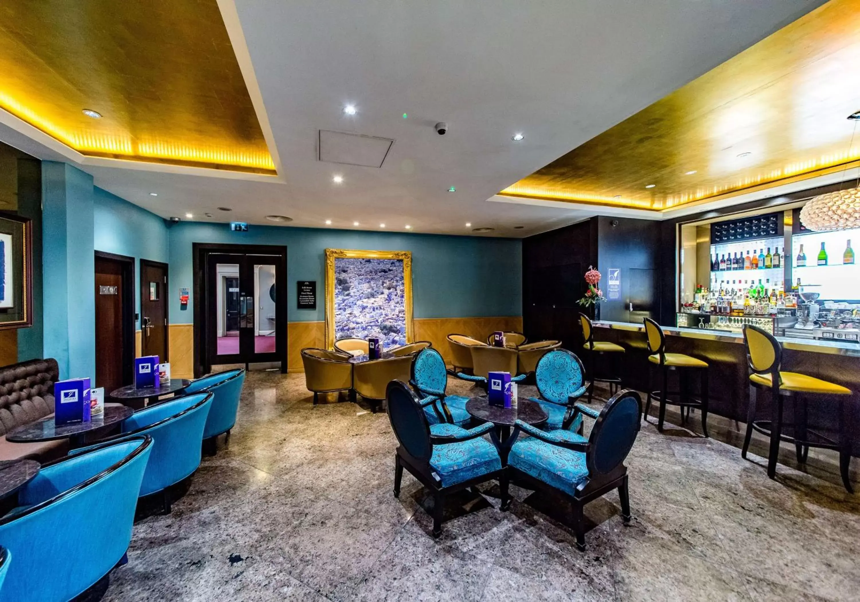 Lounge or bar, Restaurant/Places to Eat in DoubleTree by Hilton Hotel London - Marble Arch