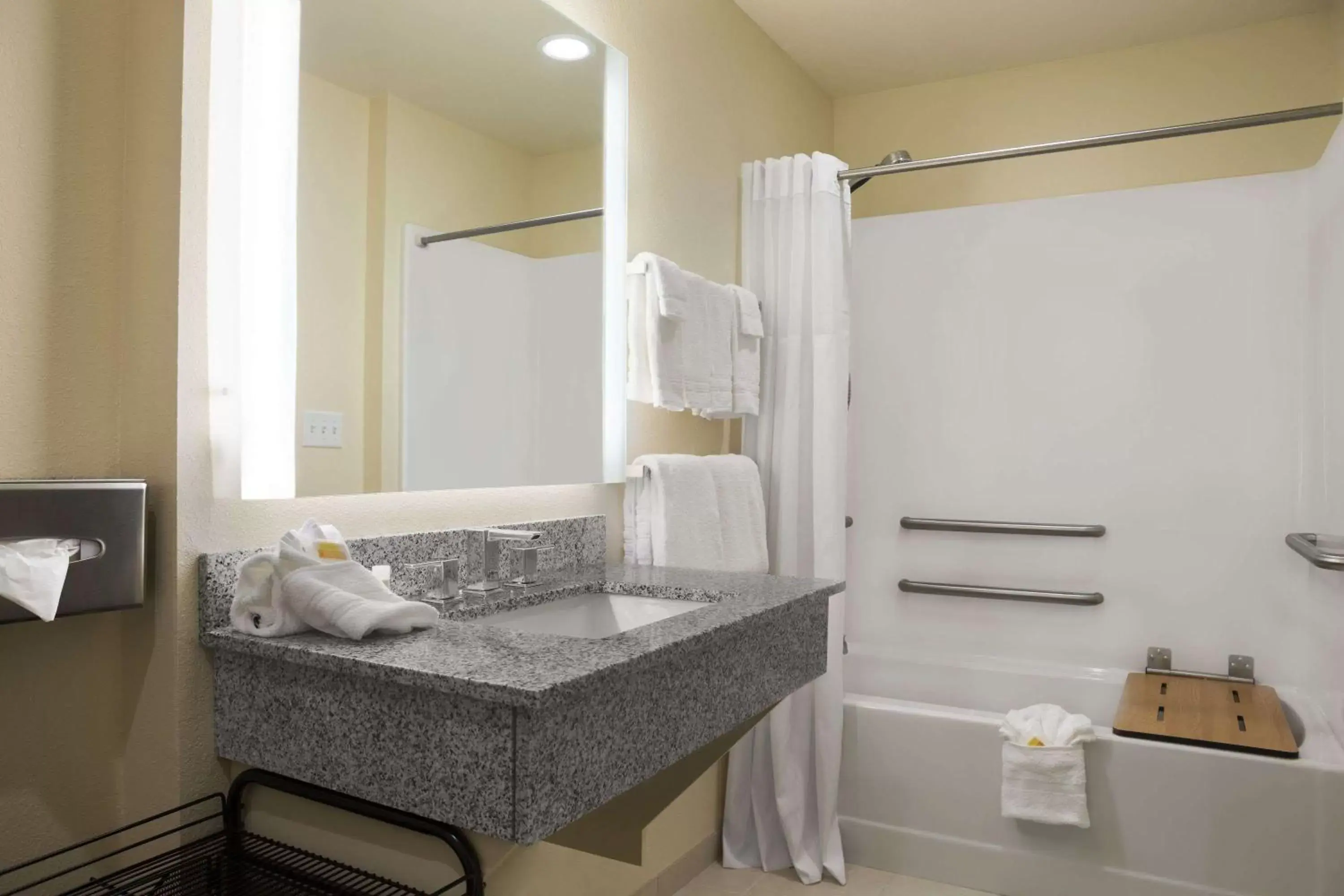 Bathroom in Days Inn & Suites by Wyndham Belmont