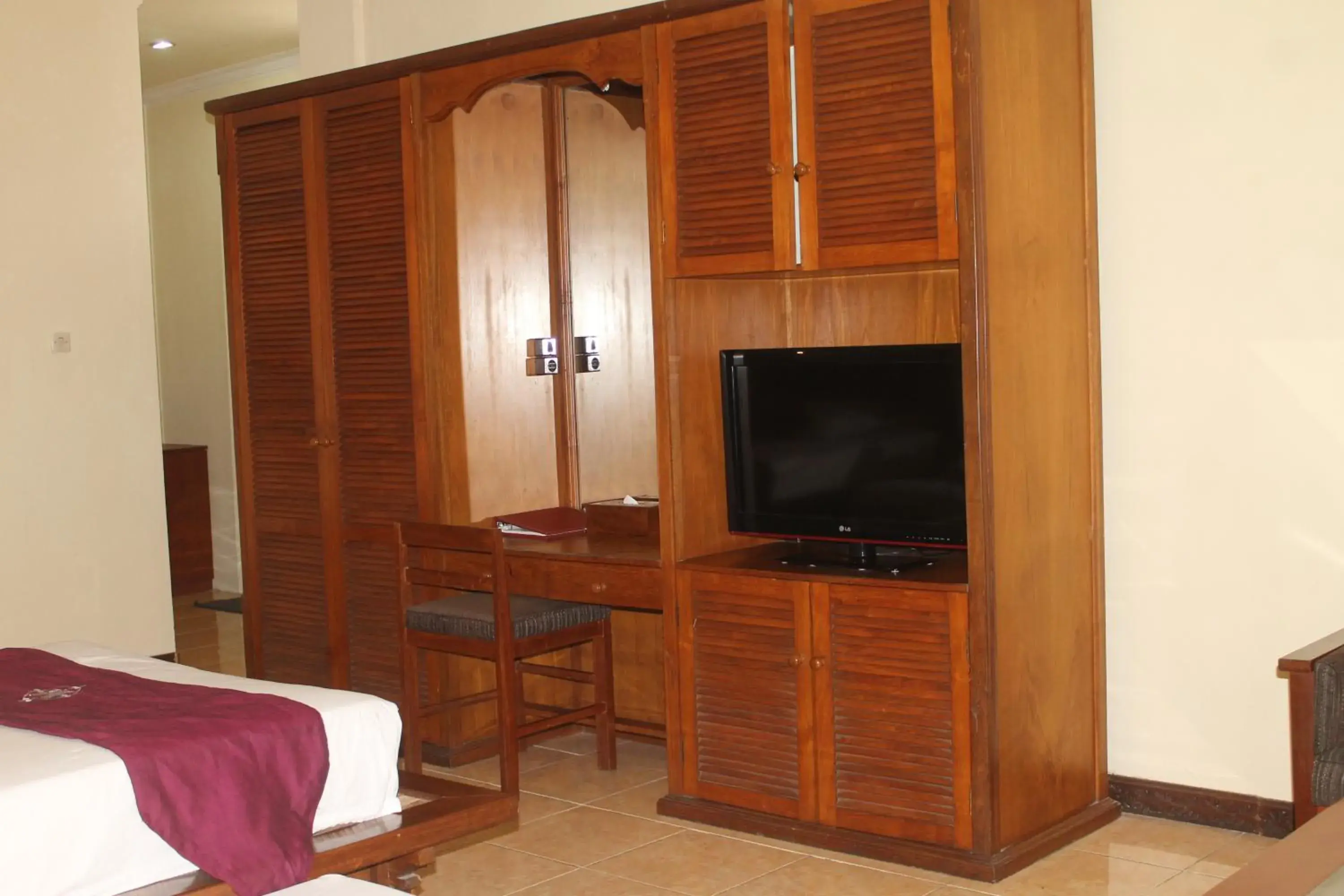 Property building, TV/Entertainment Center in Melasti Kuta Bungalows & Spa