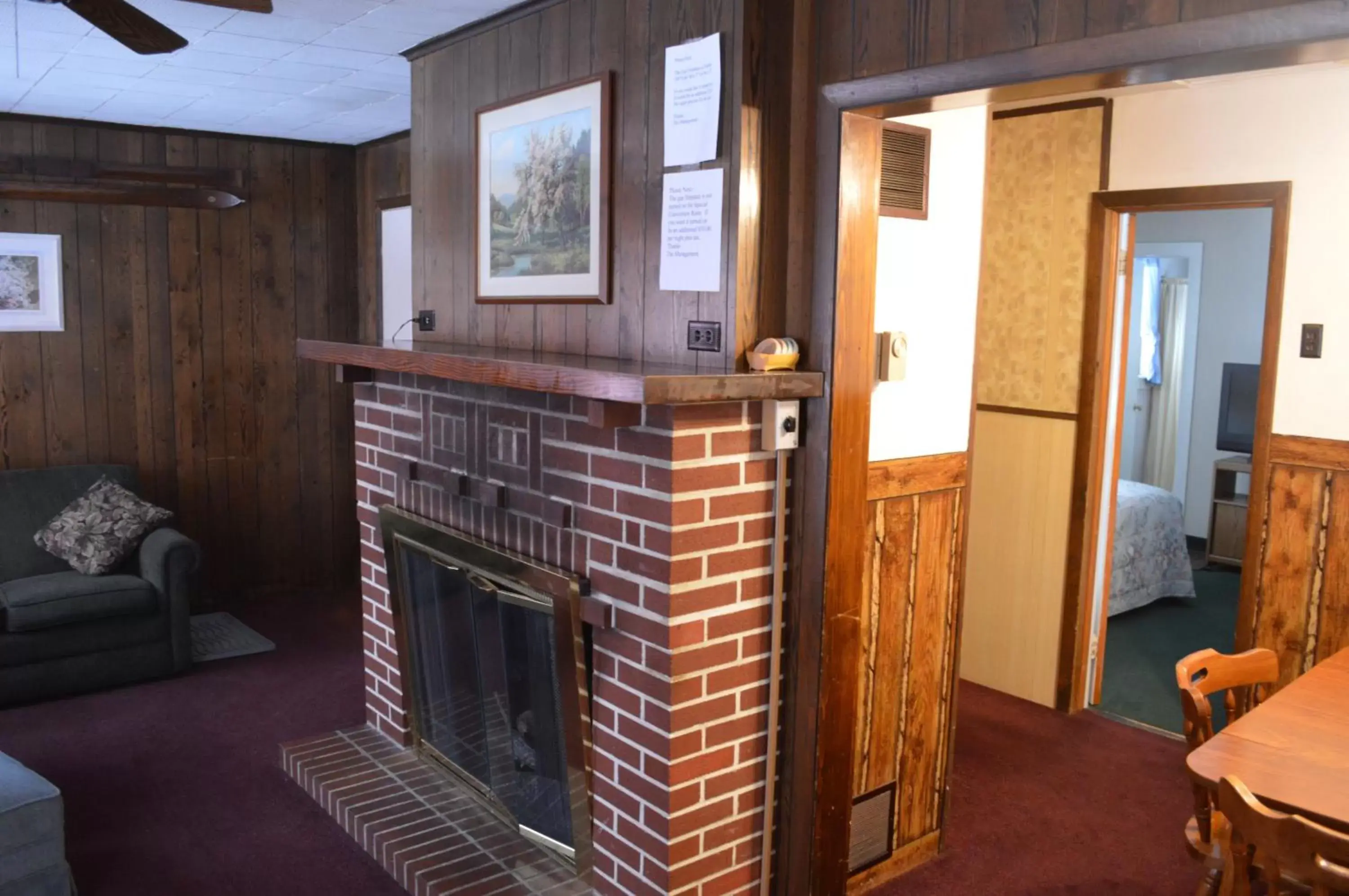 Living room, Lobby/Reception in Maple Leaf Inn Lake Placid