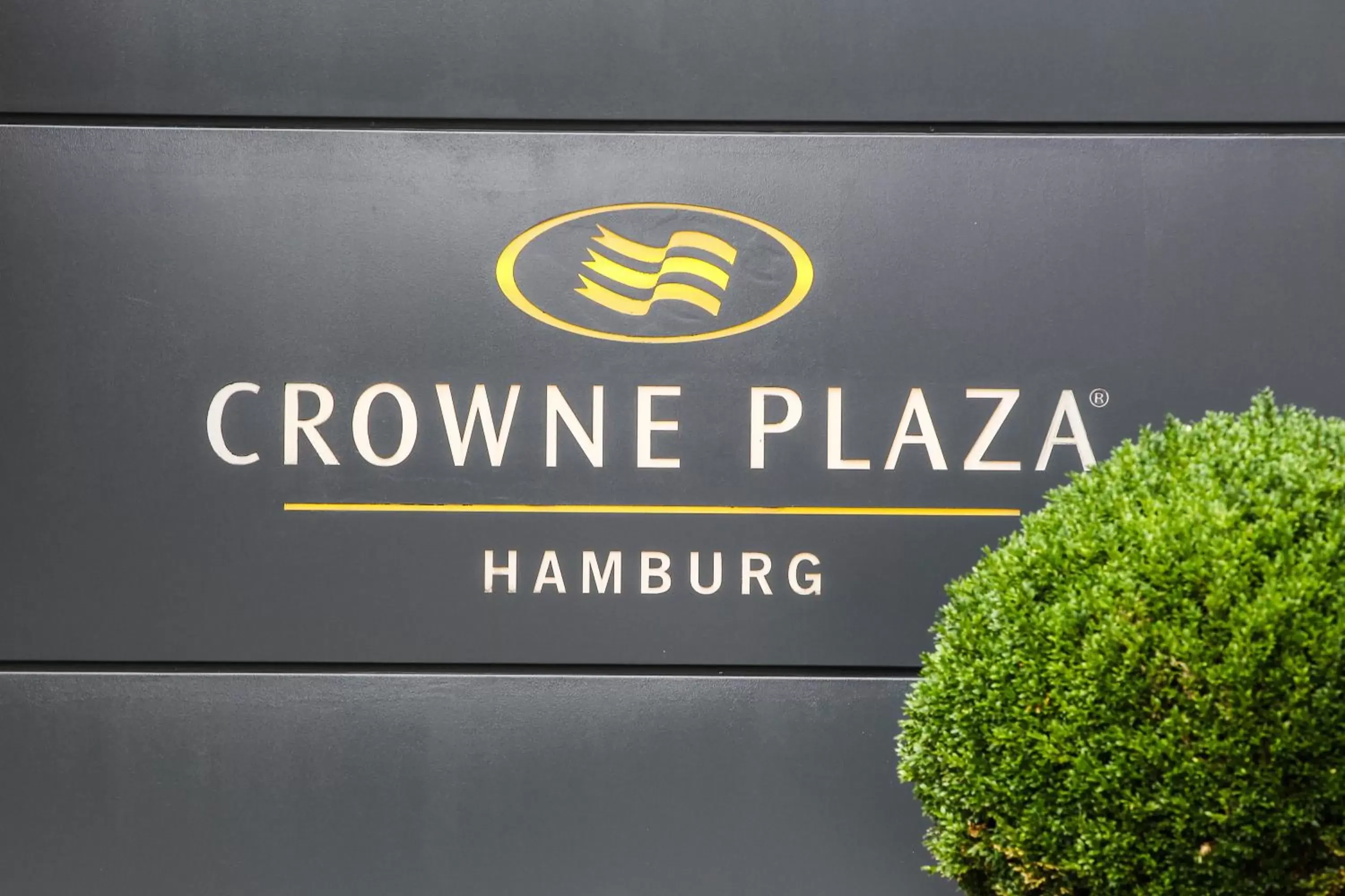 Facade/entrance, Property Logo/Sign in Crowne Plaza Hamburg-City Alster, an IHG Hotel