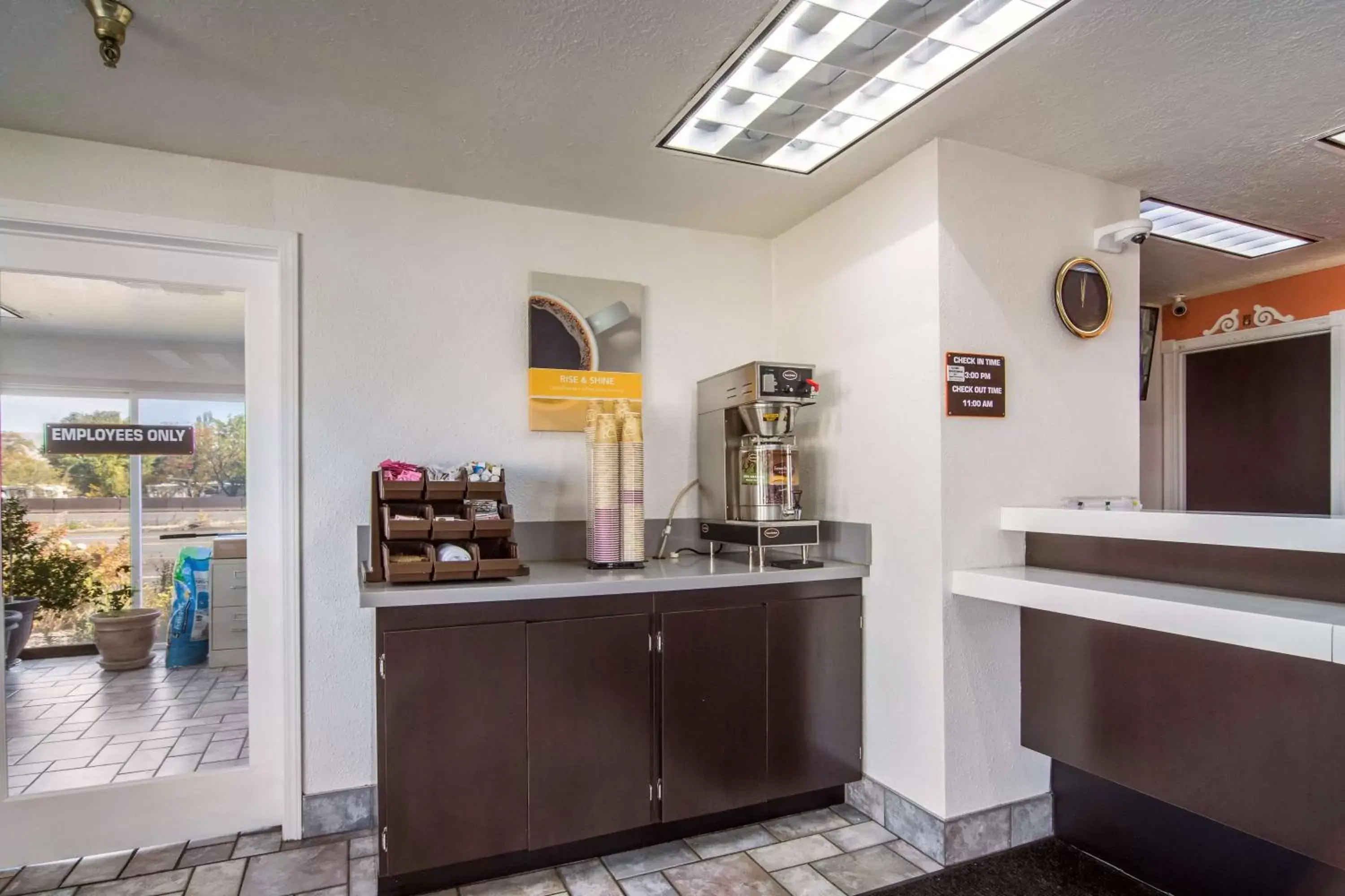 Lobby or reception in Motel 6-The Dalles, OR
